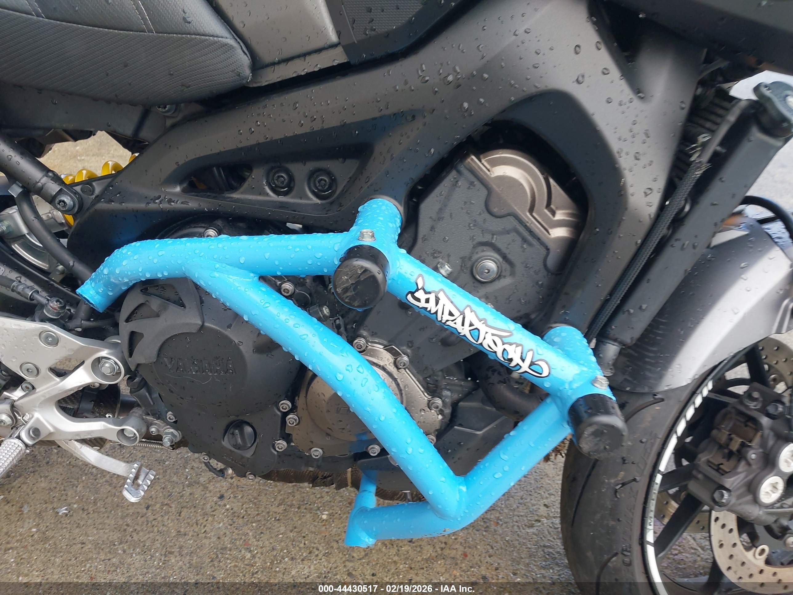YAMAHA FZ09 image 8