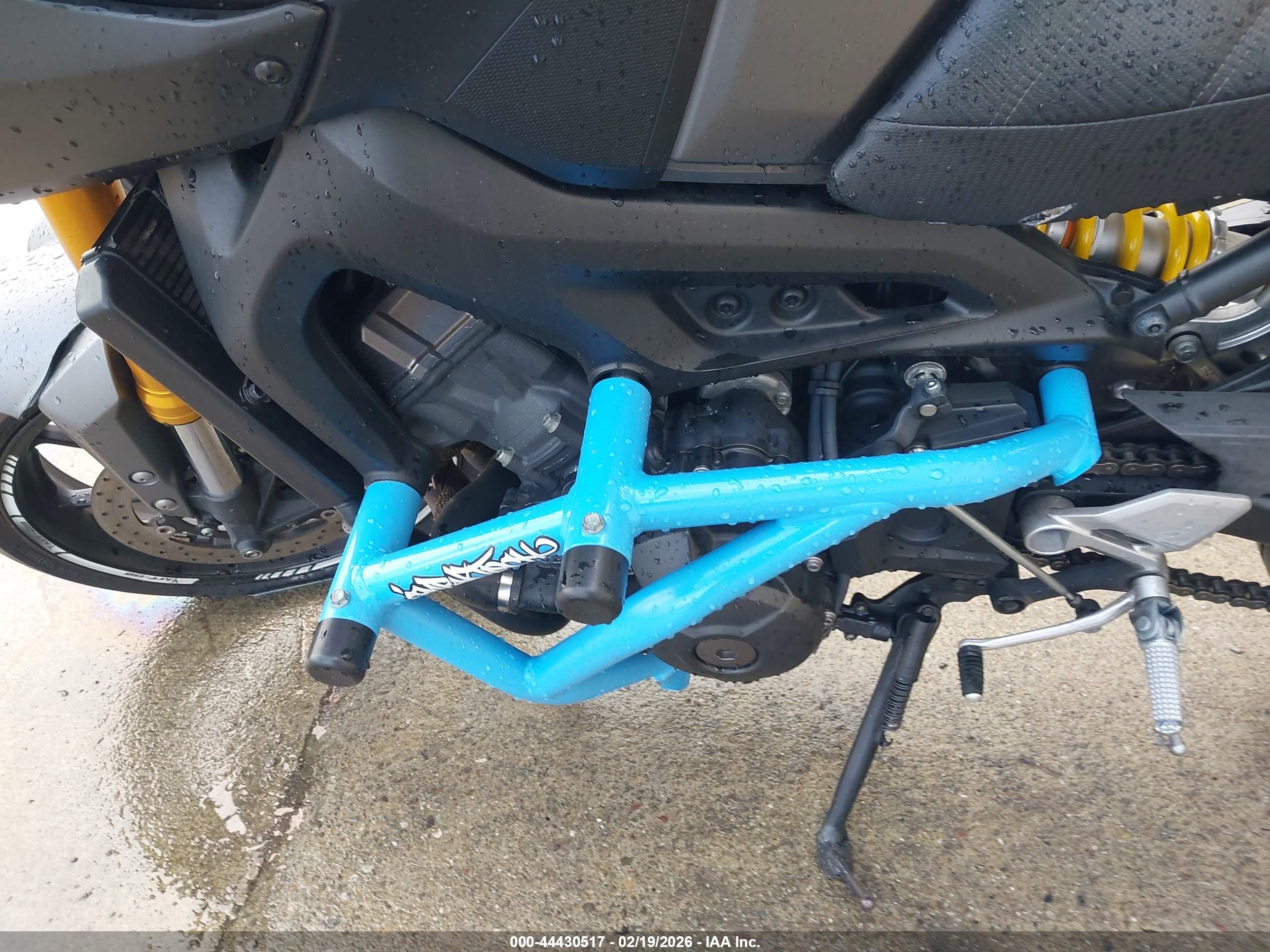 YAMAHA FZ09 image 9