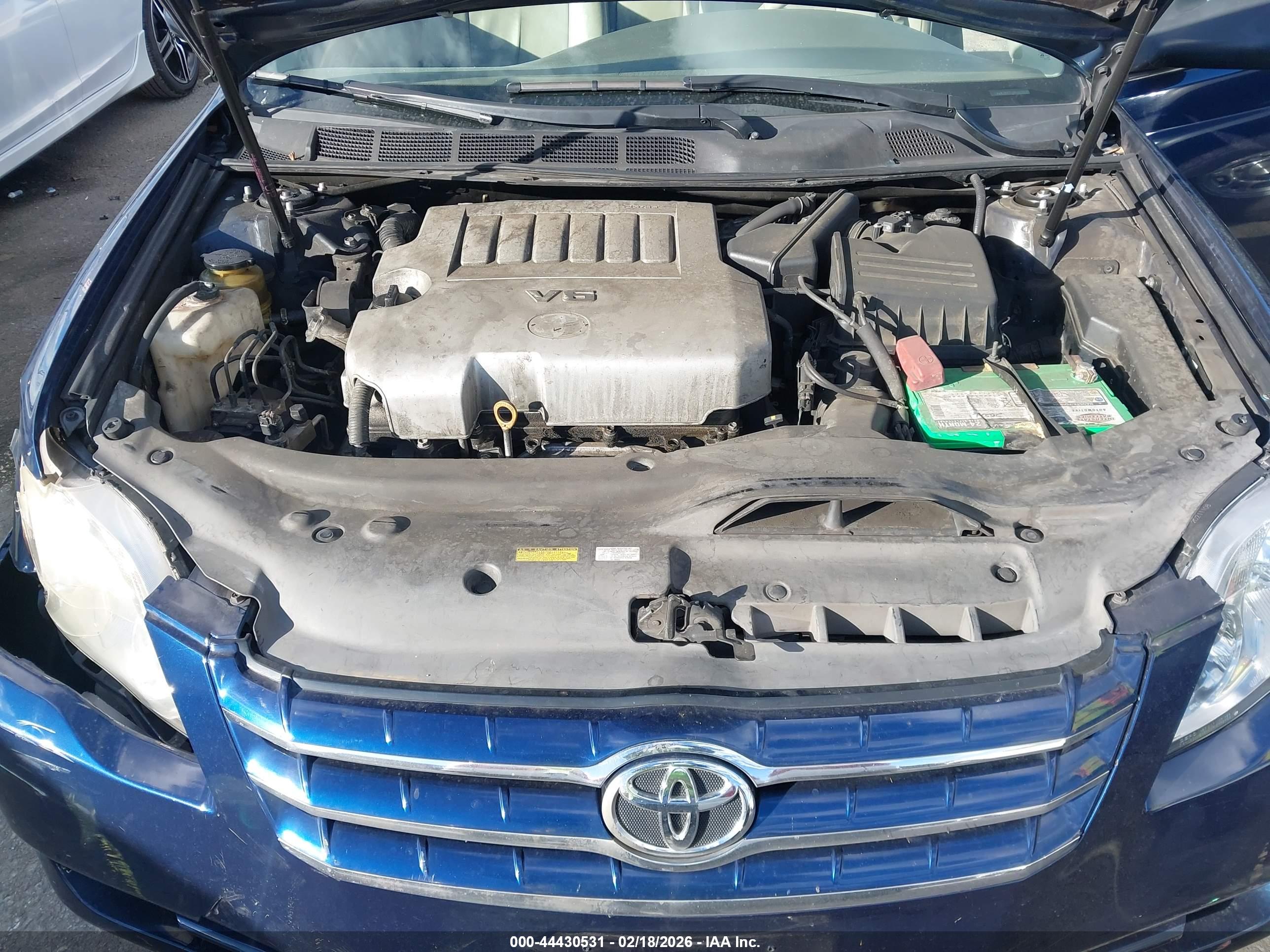 TOYOTA AVALON image 10