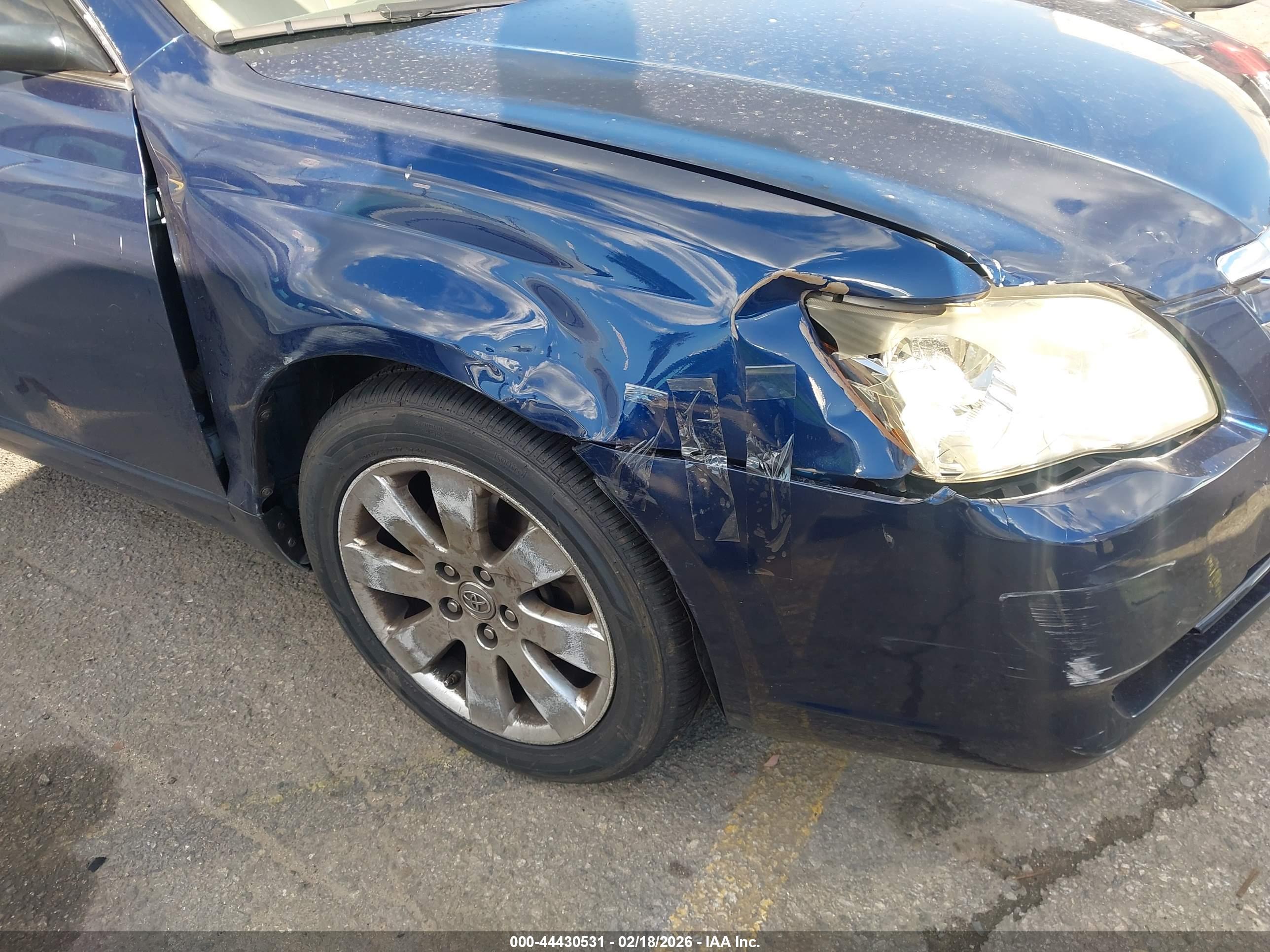 TOYOTA AVALON image 6
