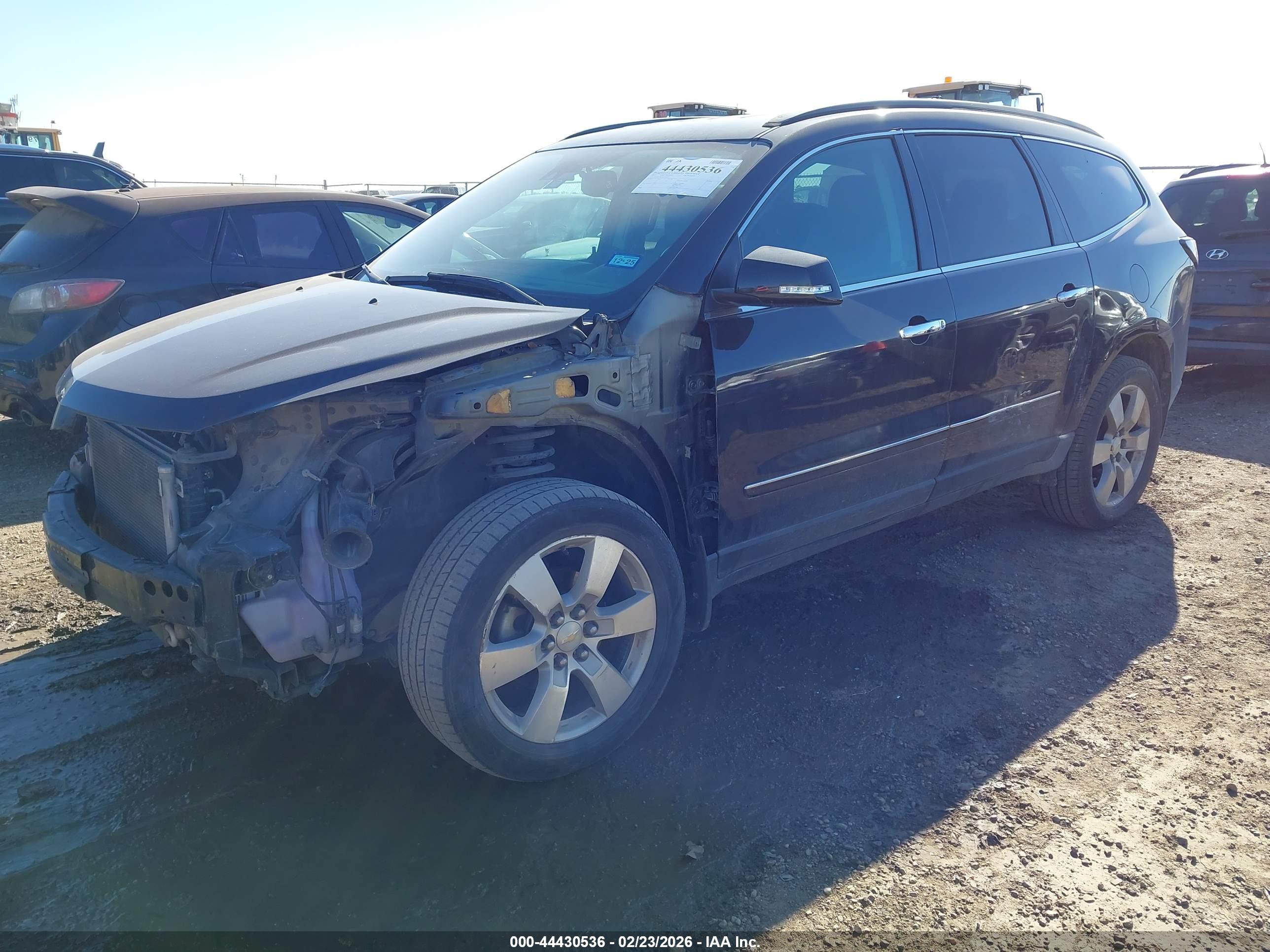 CHEVROLET TRAVERSE image 2