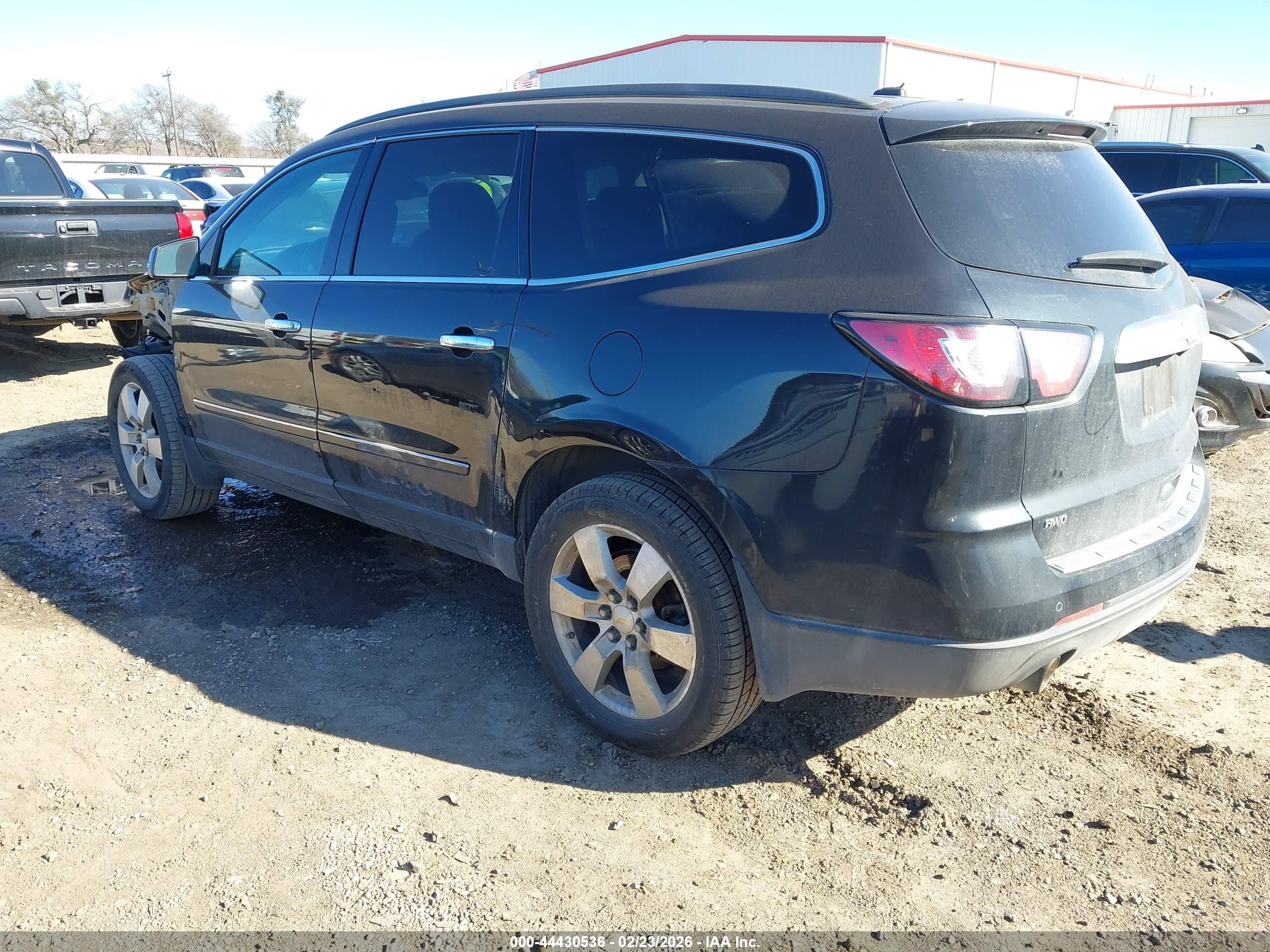 CHEVROLET TRAVERSE image 3
