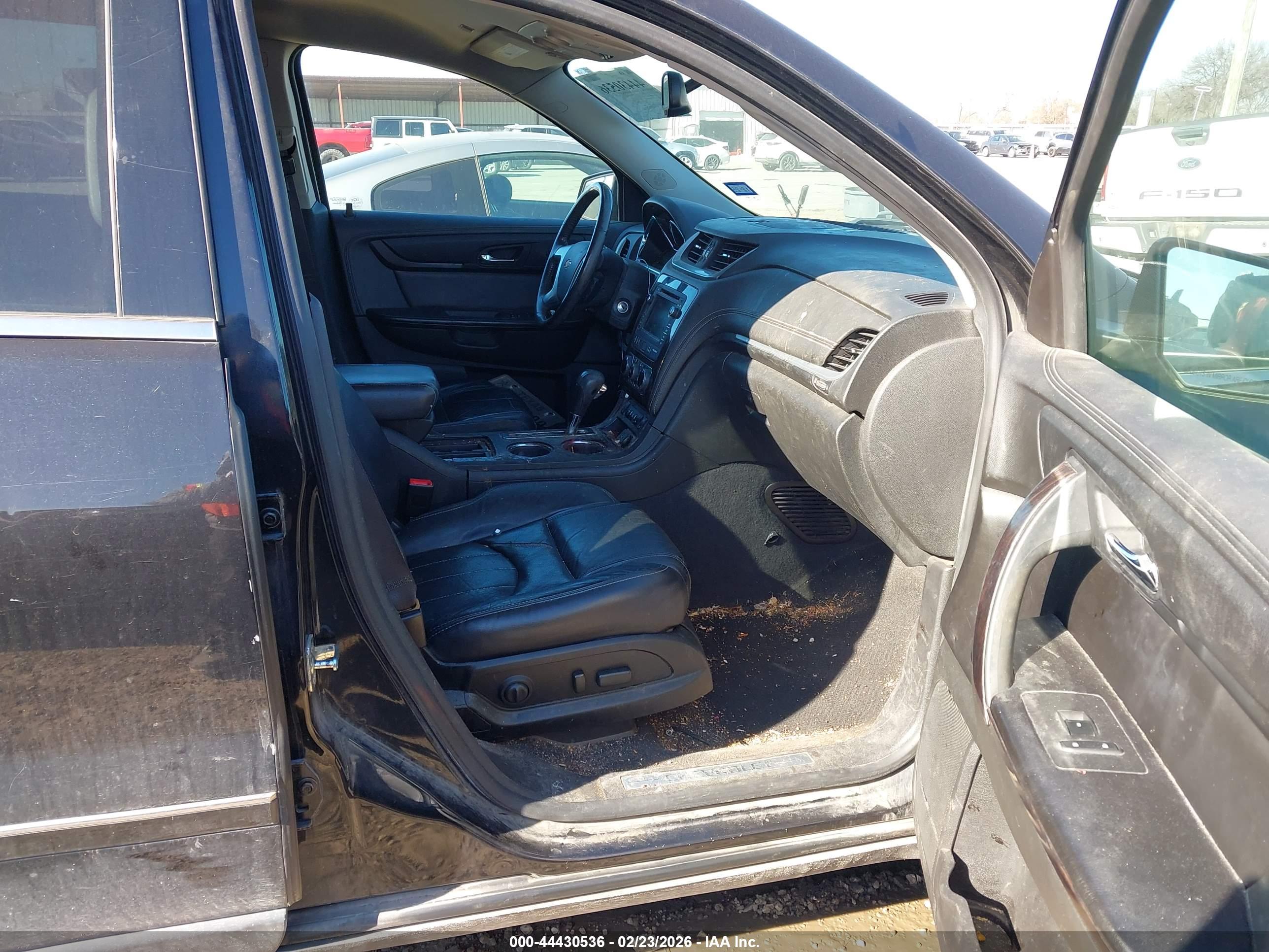 CHEVROLET TRAVERSE image 5