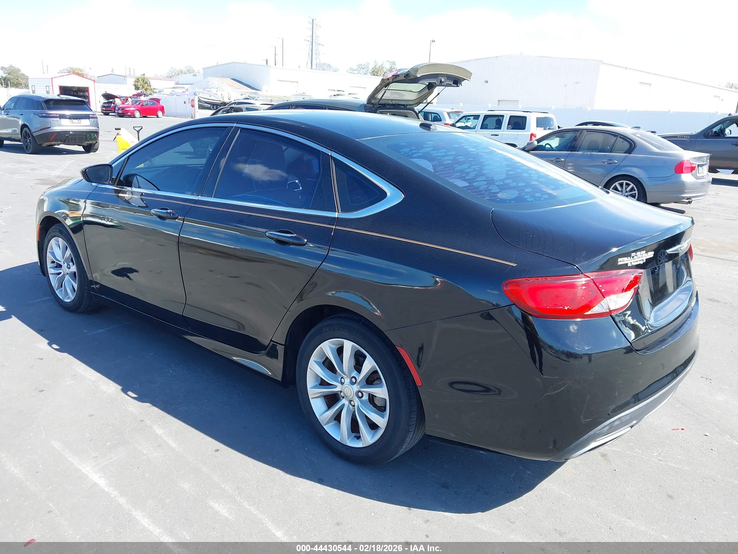 CHRYSLER 200 image 3