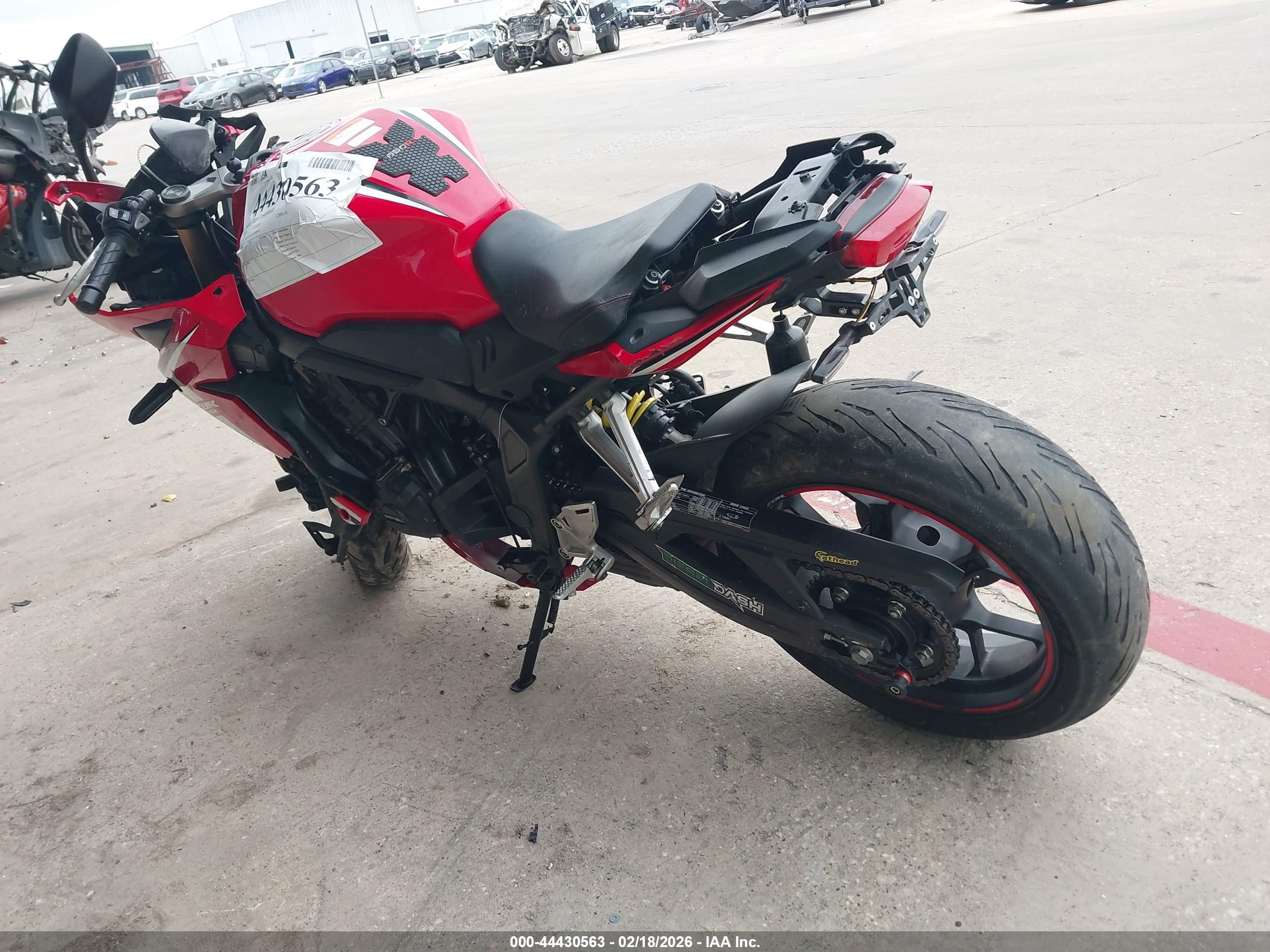 HONDA CBR650 image 3