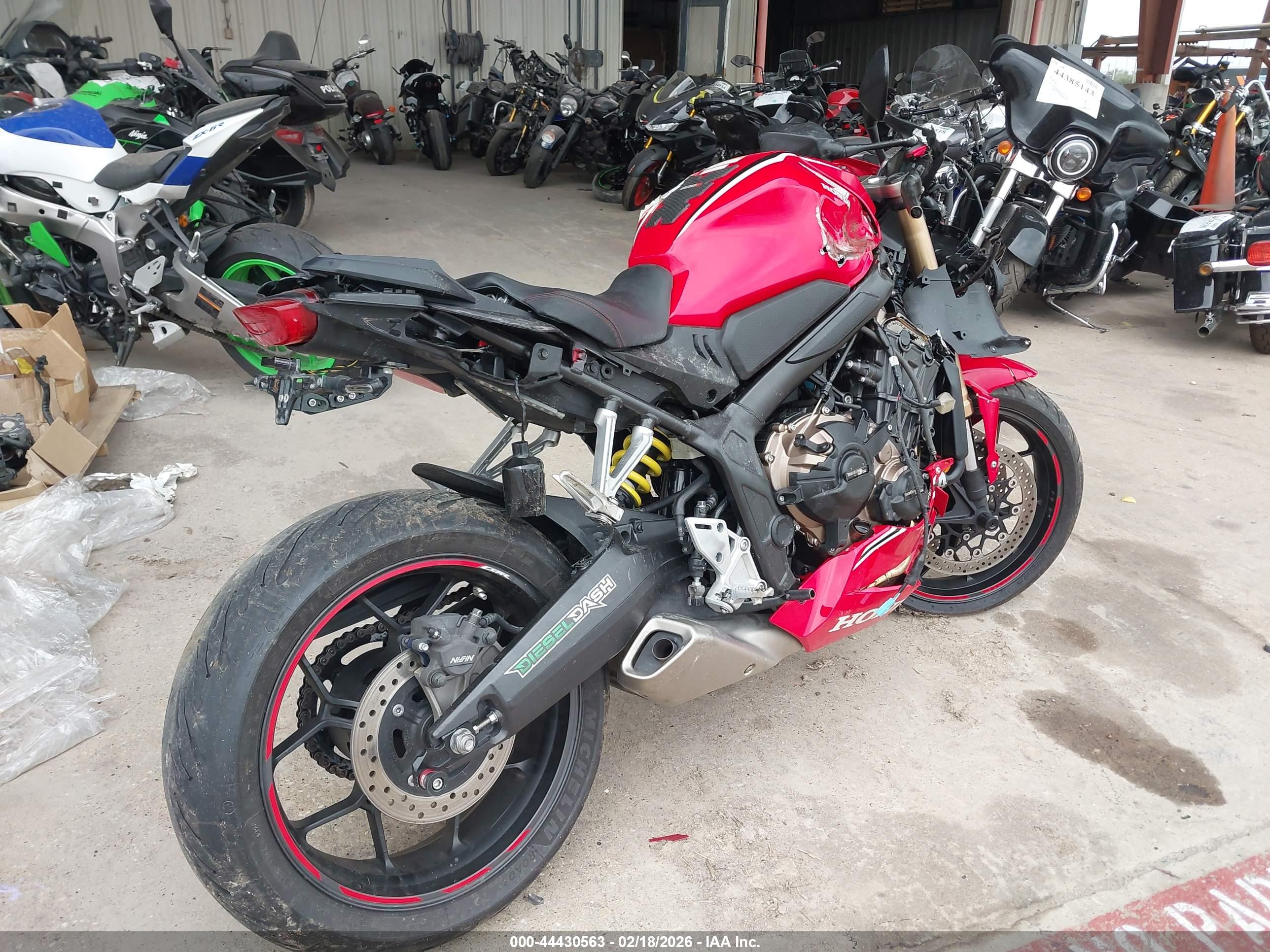 HONDA CBR650 image 4