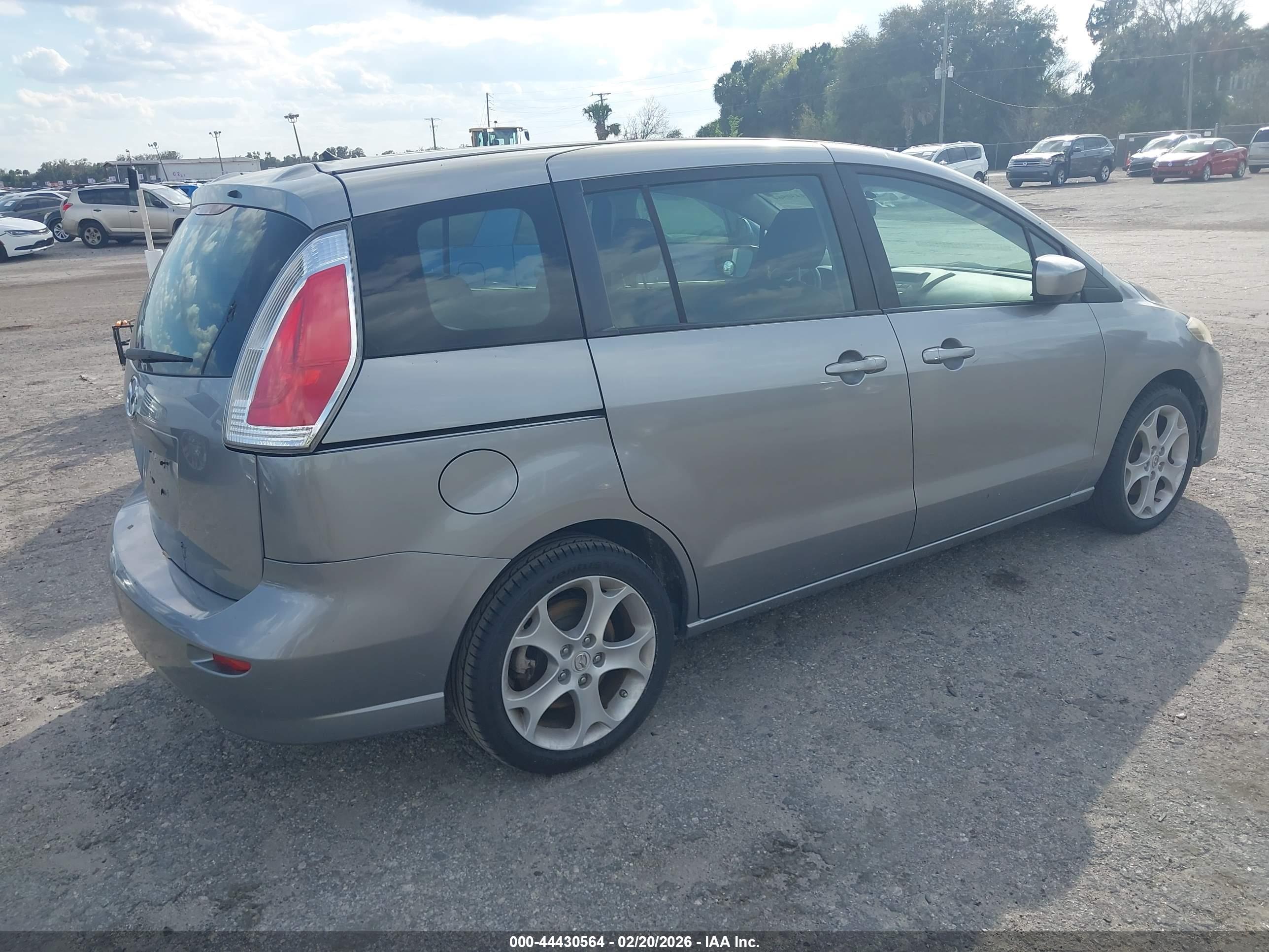 MAZDA MAZDA5 image 4