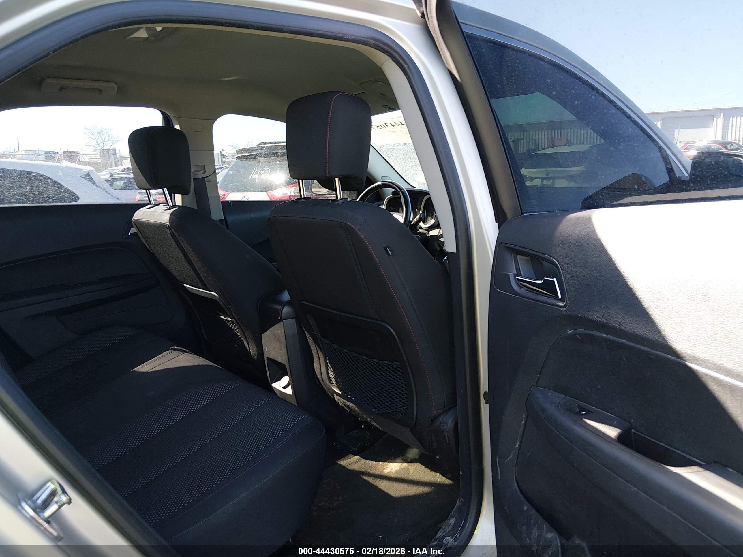 CHEVROLET EQUINOX image 8