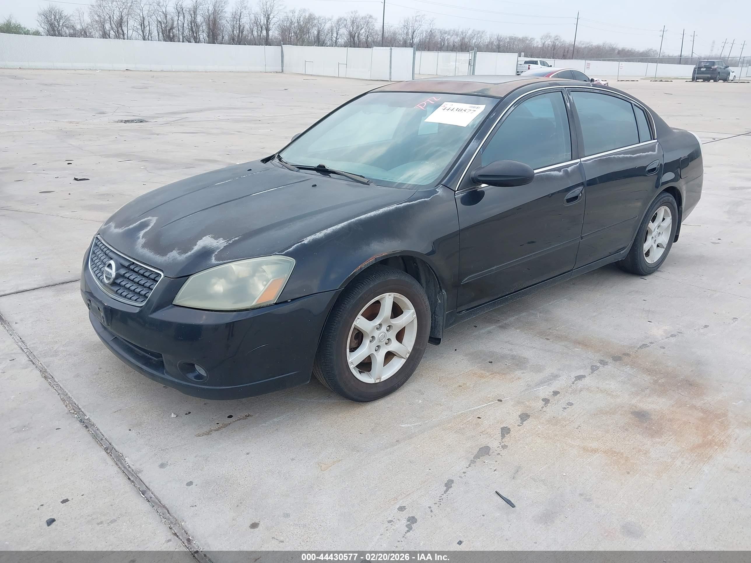 NISSAN ALTIMA image 2