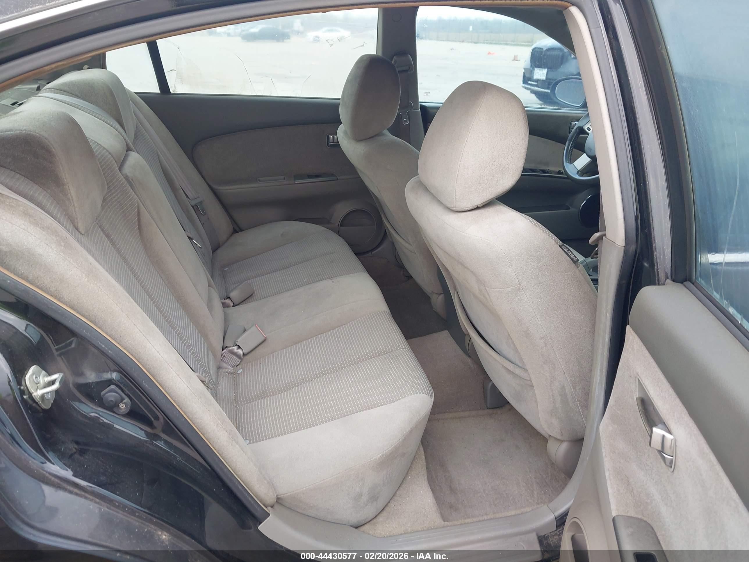 NISSAN ALTIMA image 8
