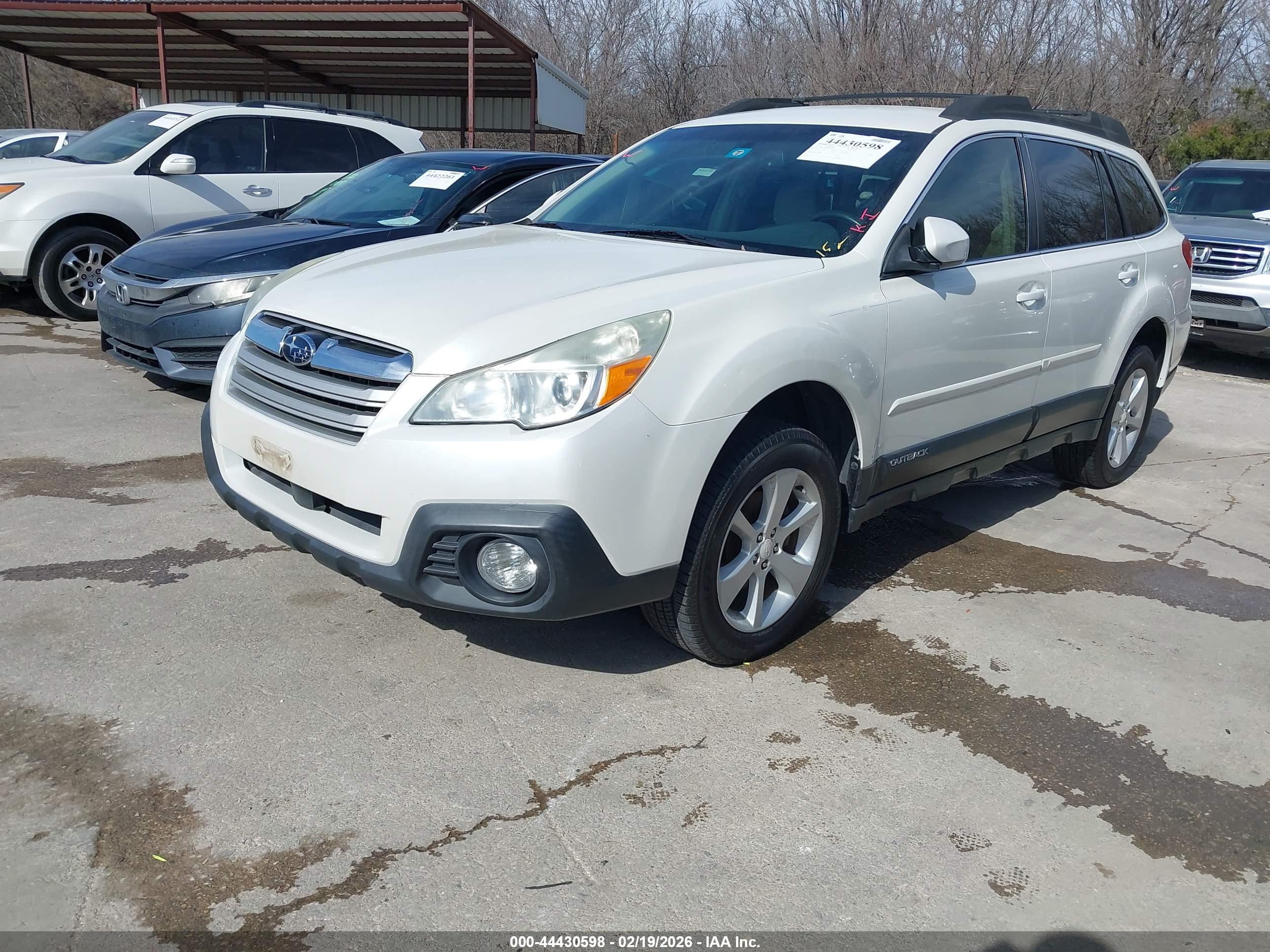 SUBARU OUTBACK image 2