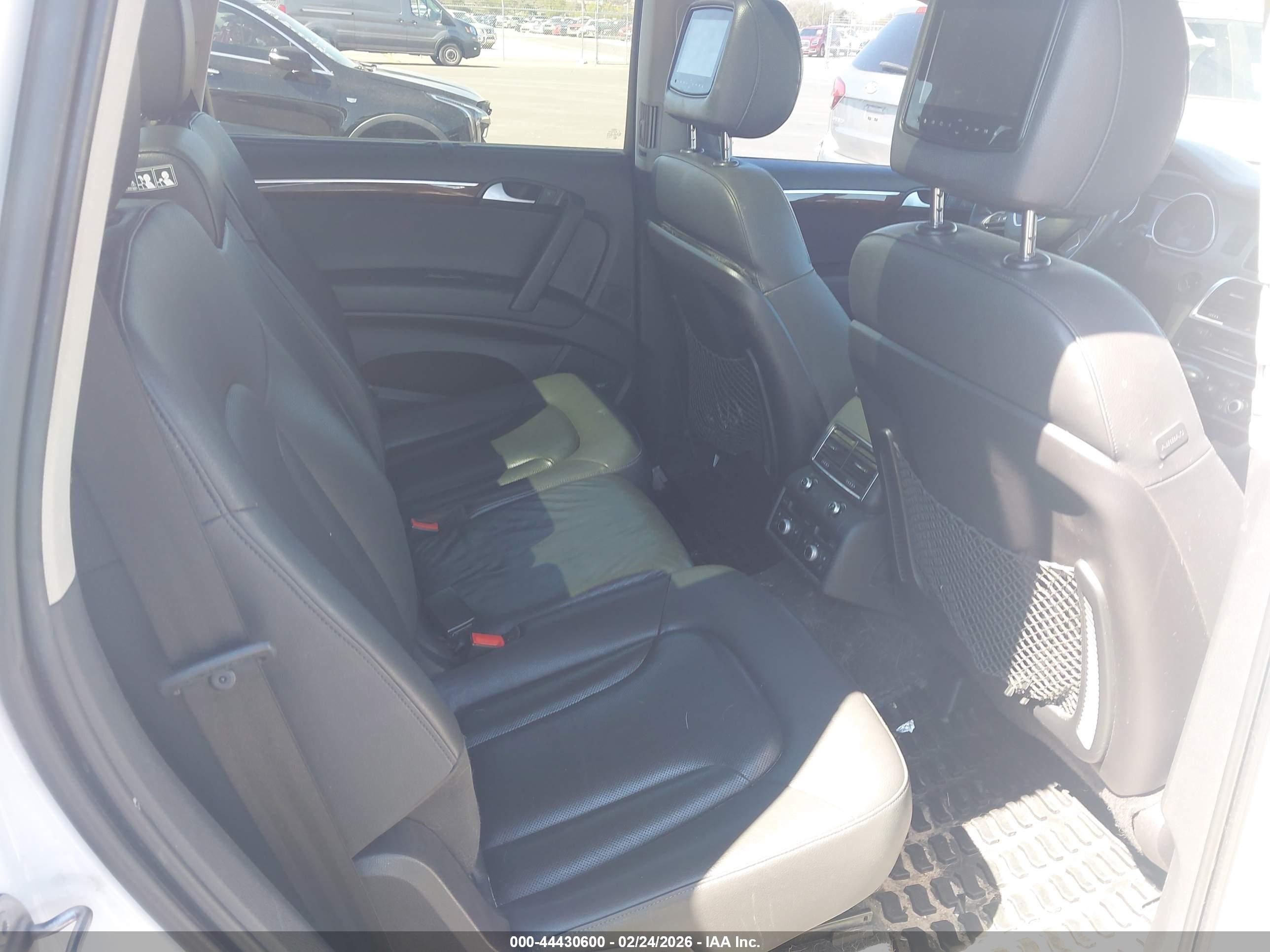 AUDI Q7 image 8