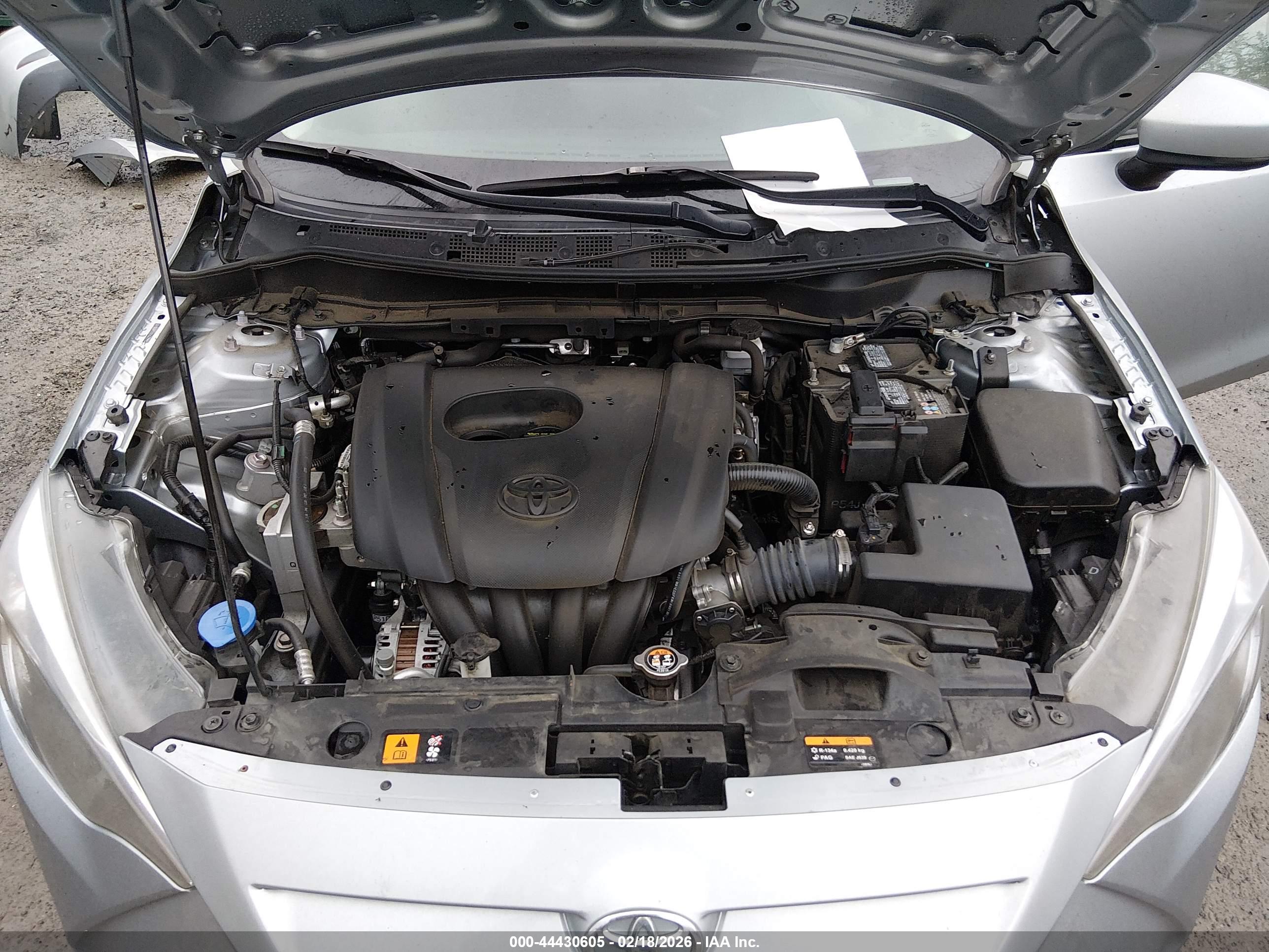 TOYOTA YARIS image 10