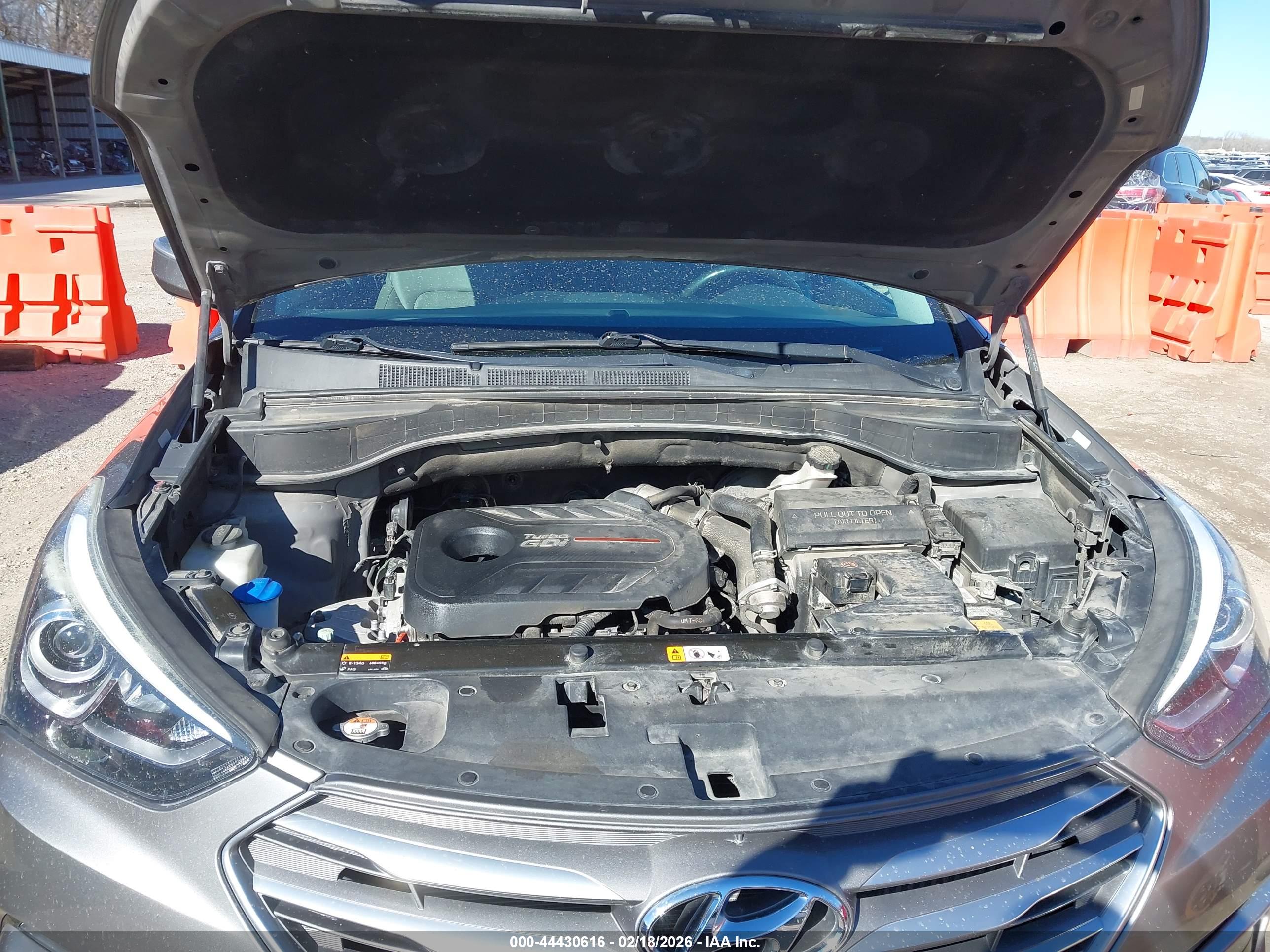 HYUNDAI SANTA image 10