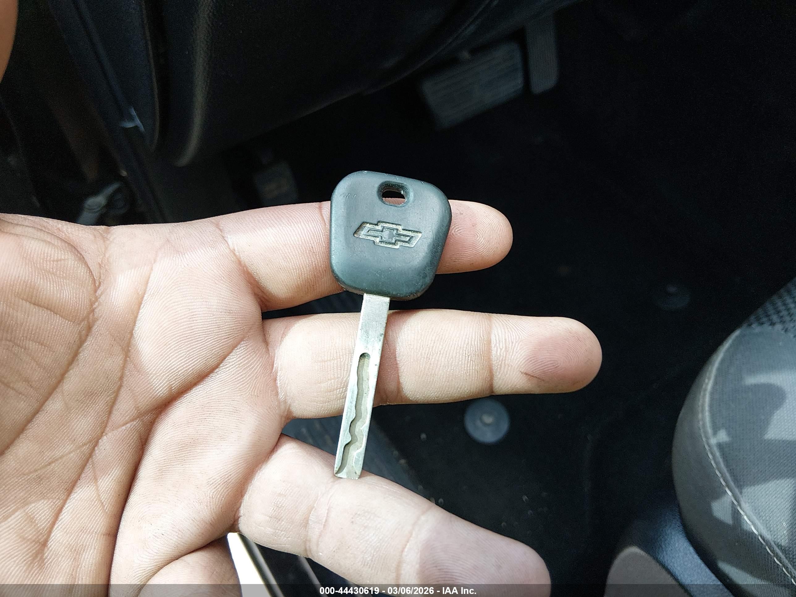 CHEVROLET SILVERADO image 11