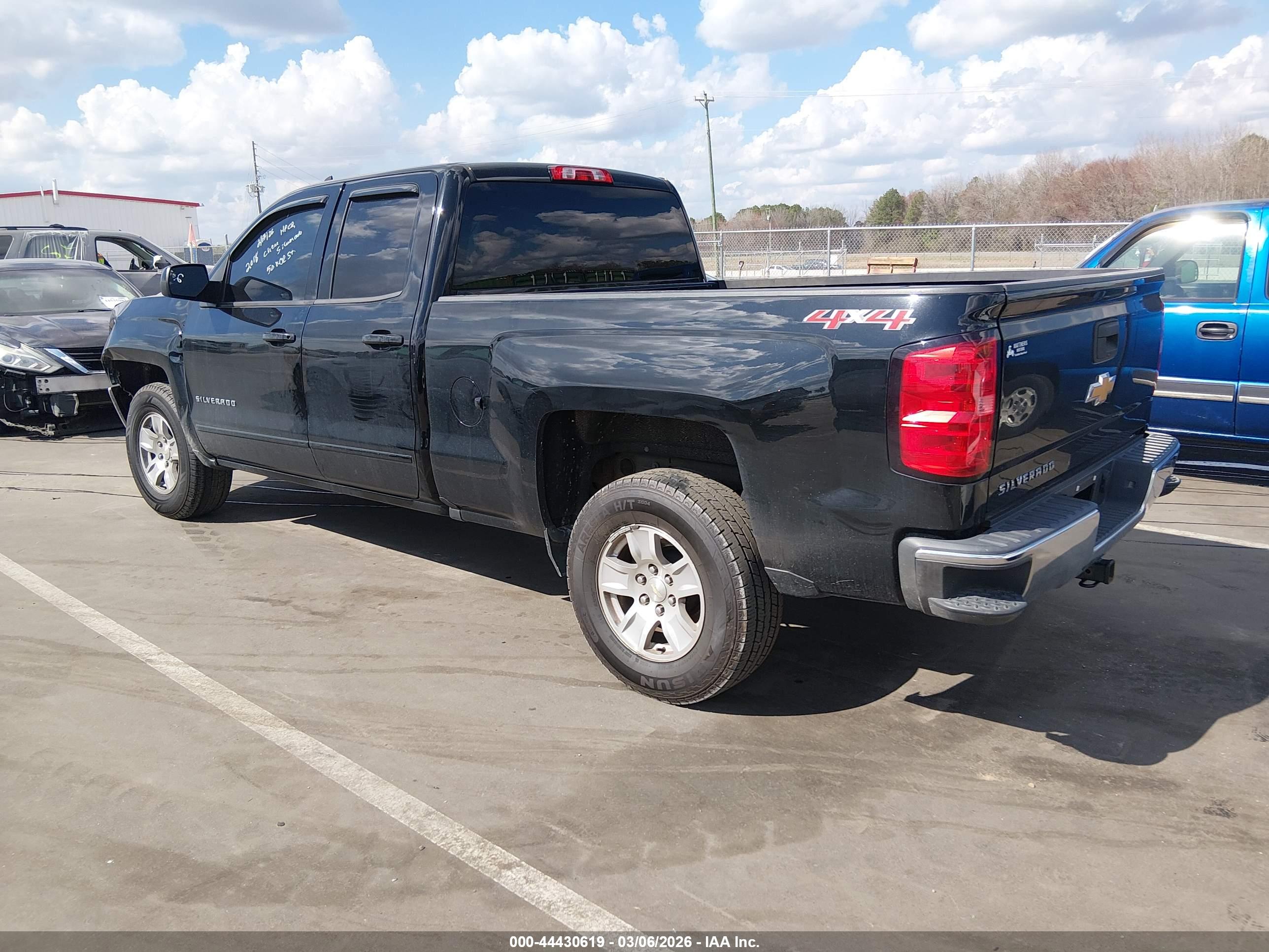 CHEVROLET SILVERADO image 3