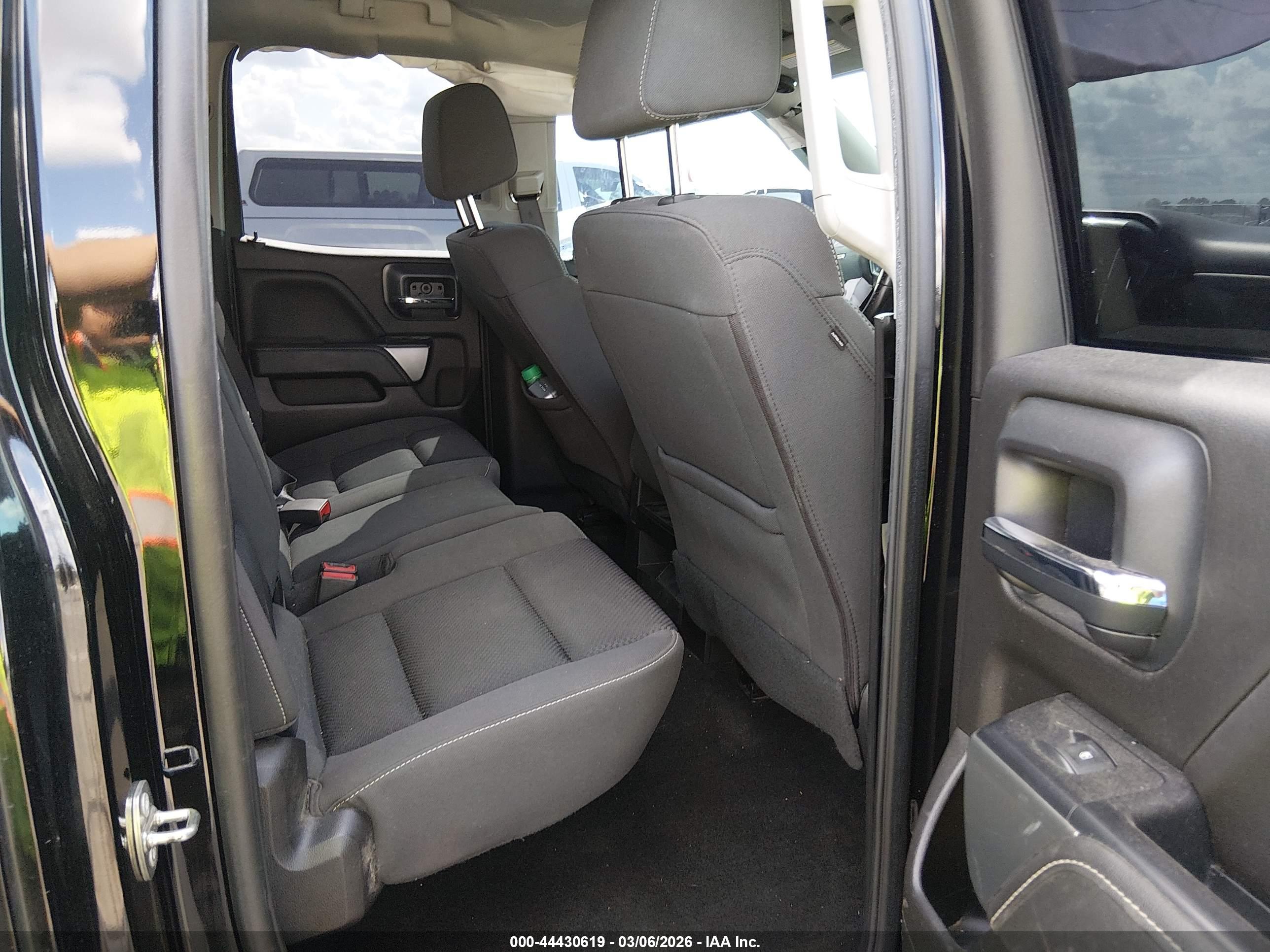CHEVROLET SILVERADO image 8