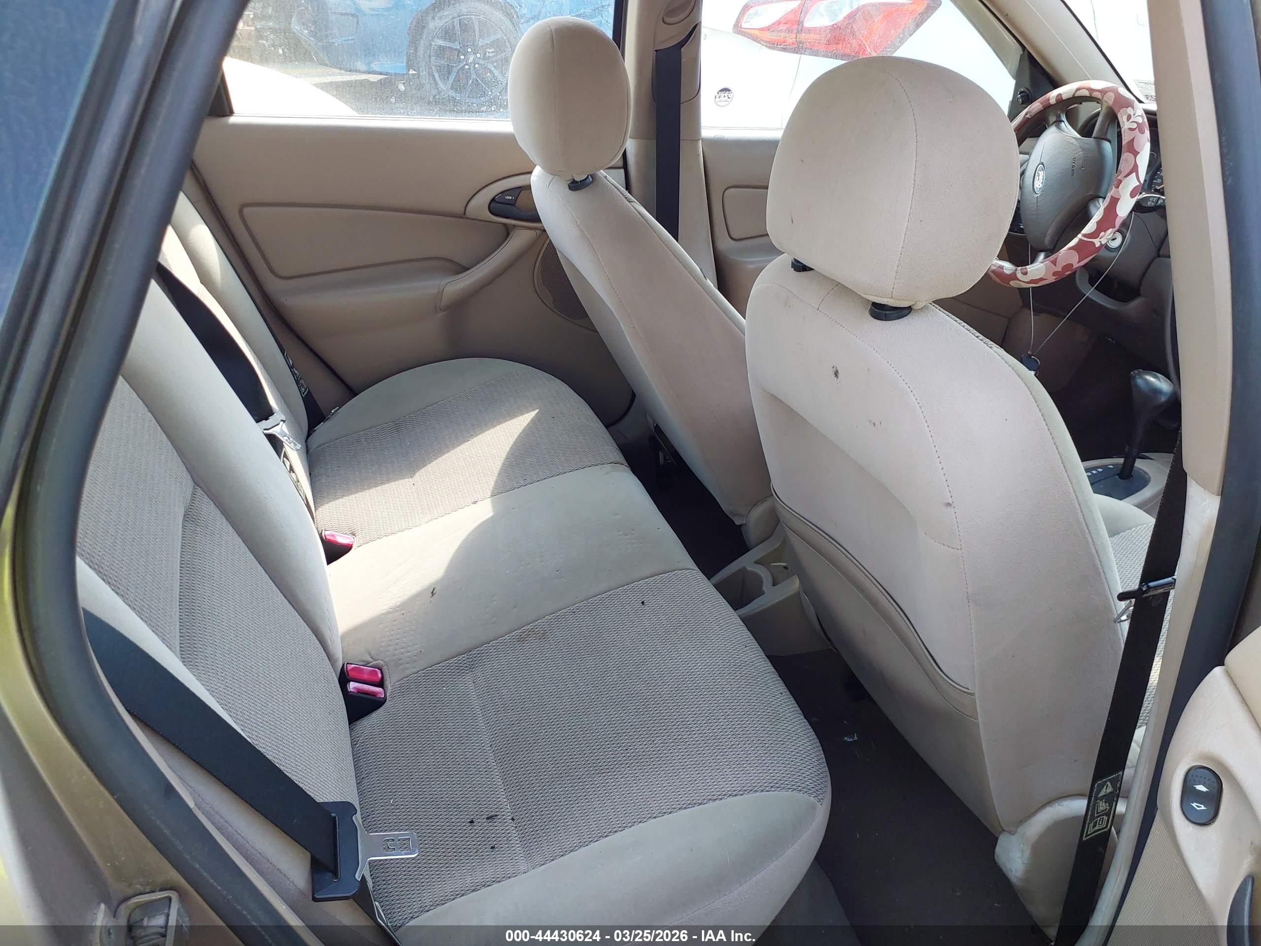 FORD FOCUS image 8