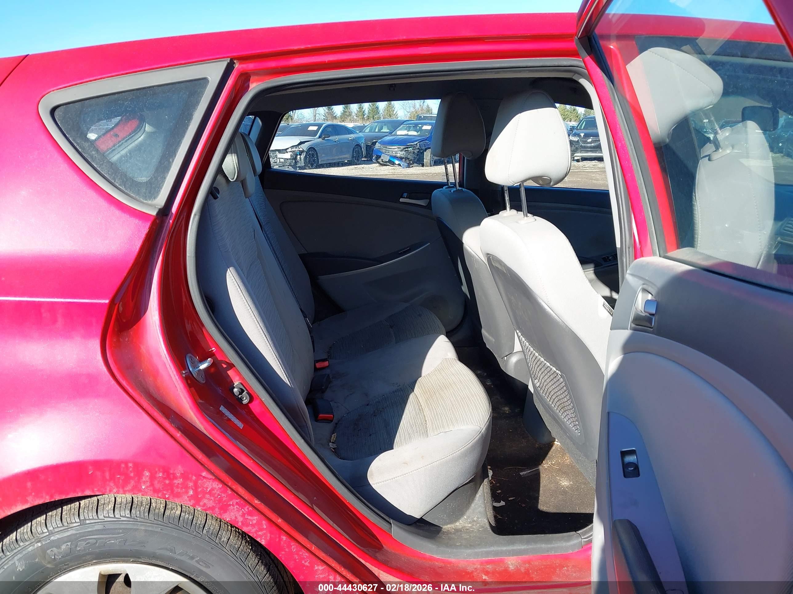 HYUNDAI ACCENT image 8
