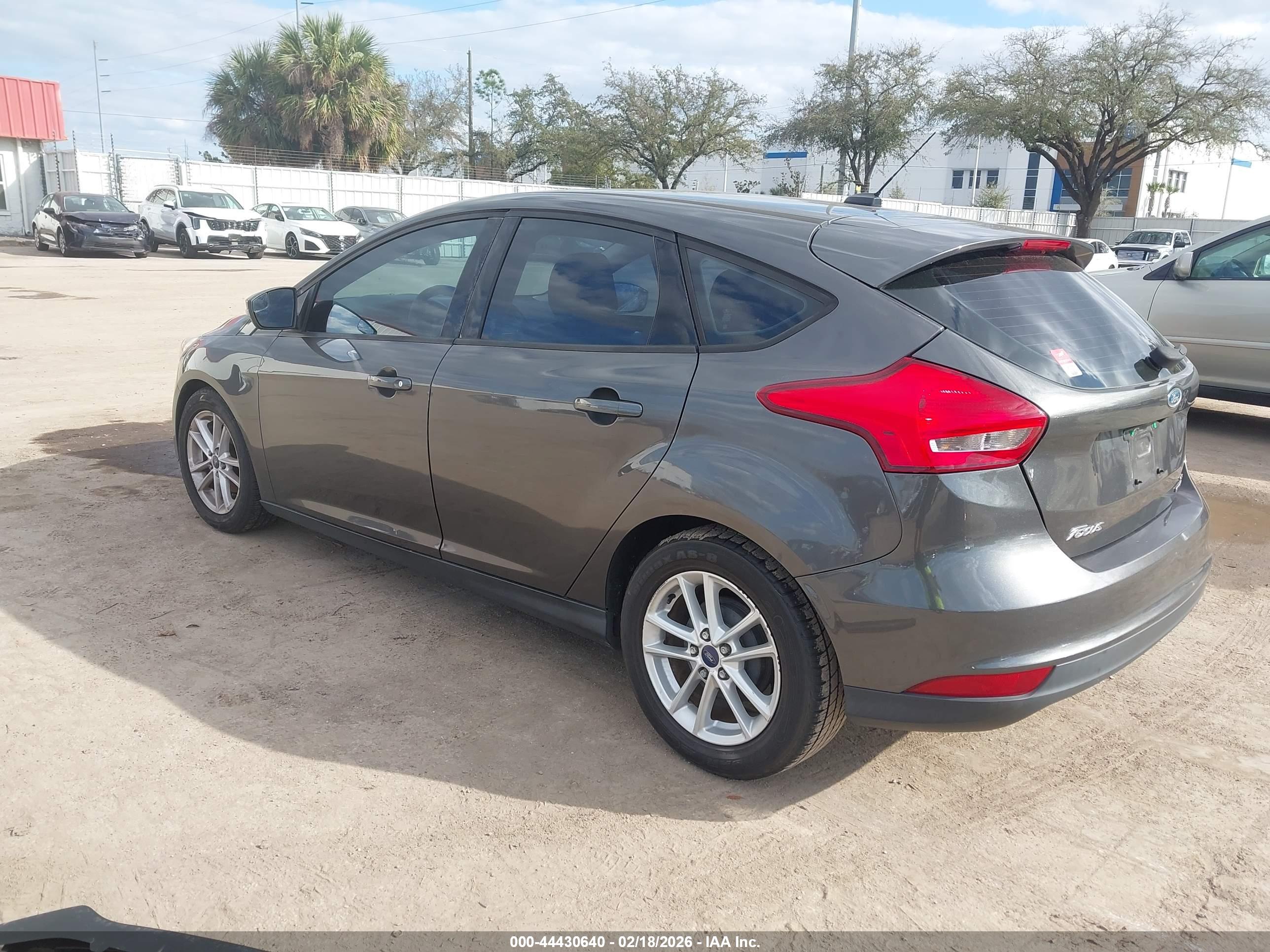 FORD FOCUS image 3