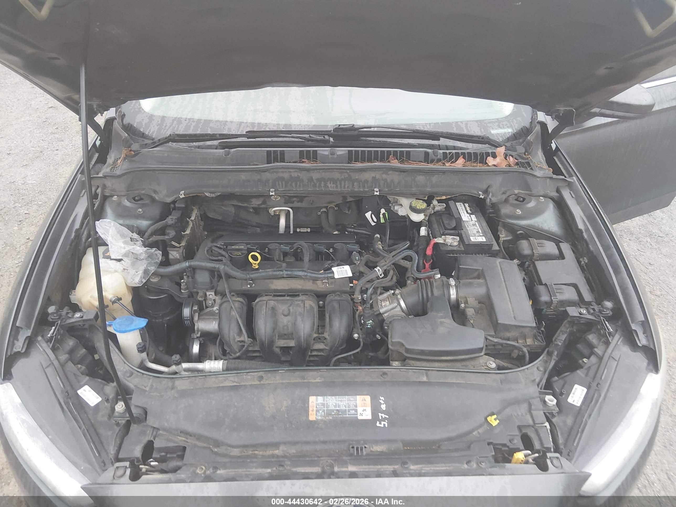 FORD FUSION image 10
