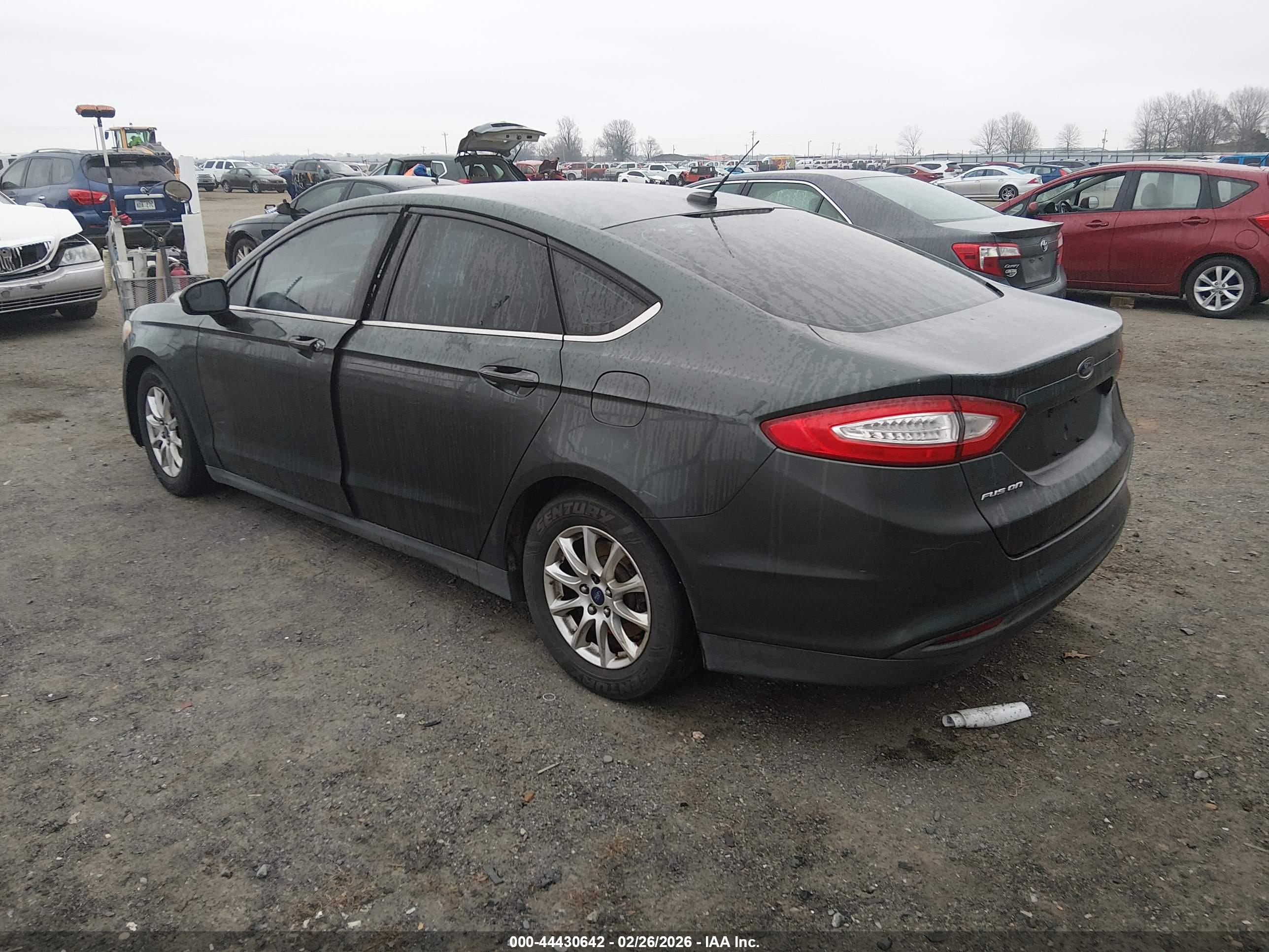 FORD FUSION image 3