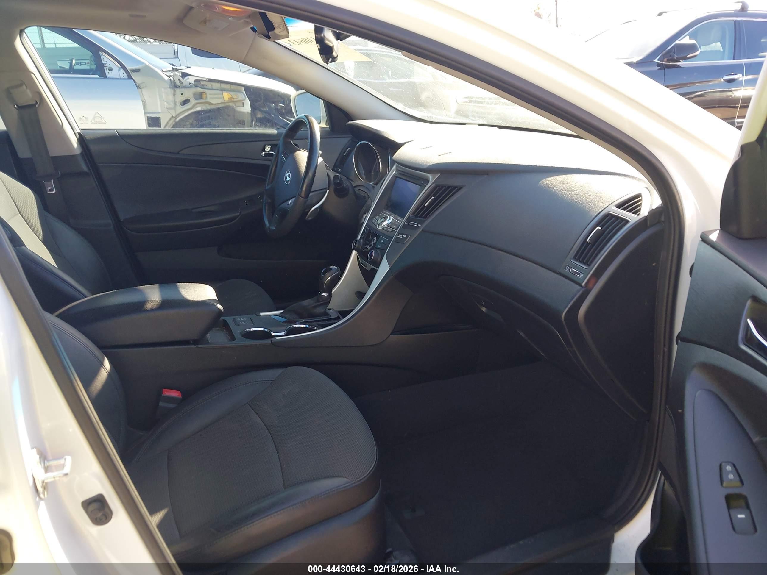 HYUNDAI SONATA image 5