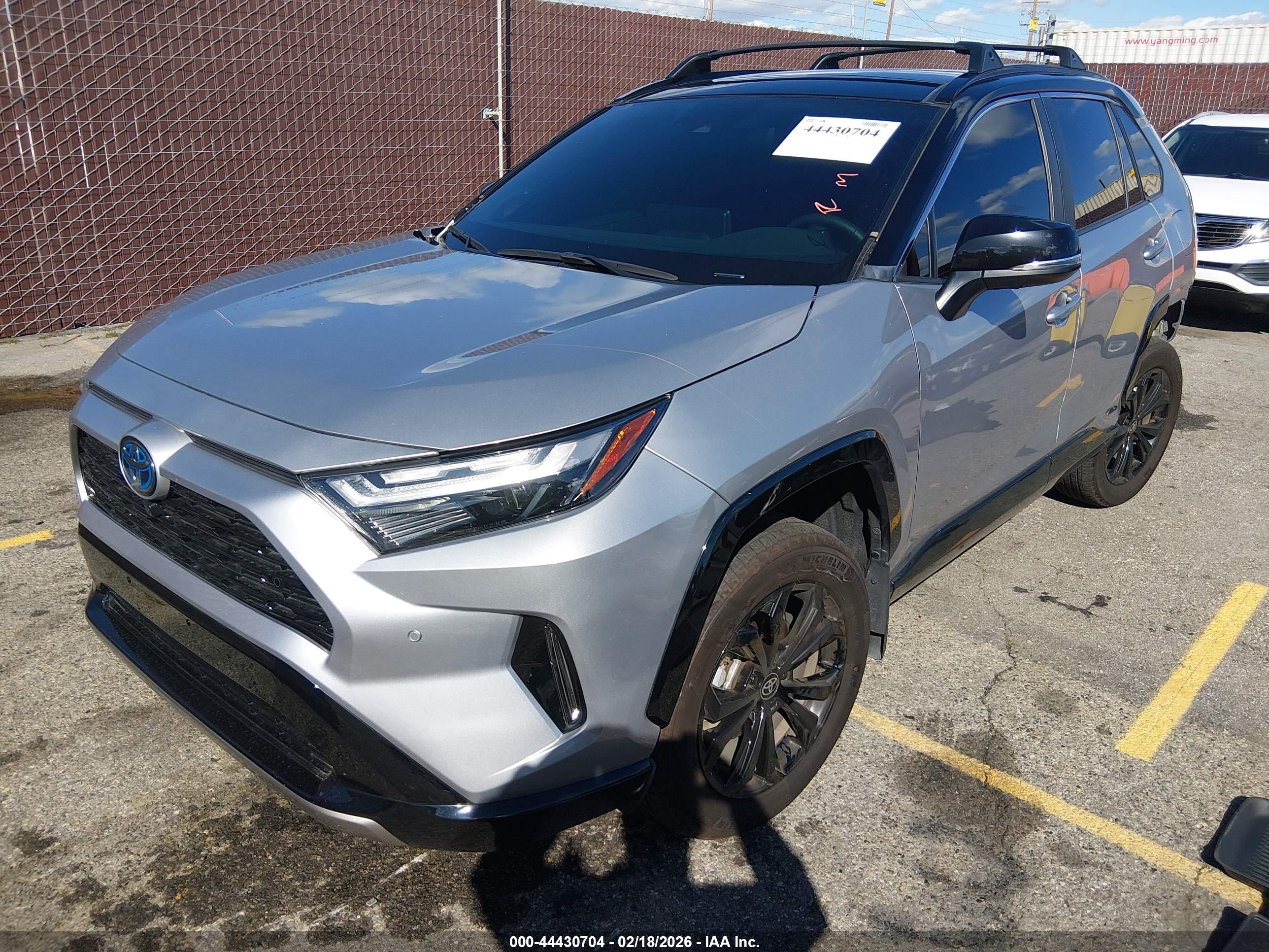 TOYOTA RAV4 image 2
