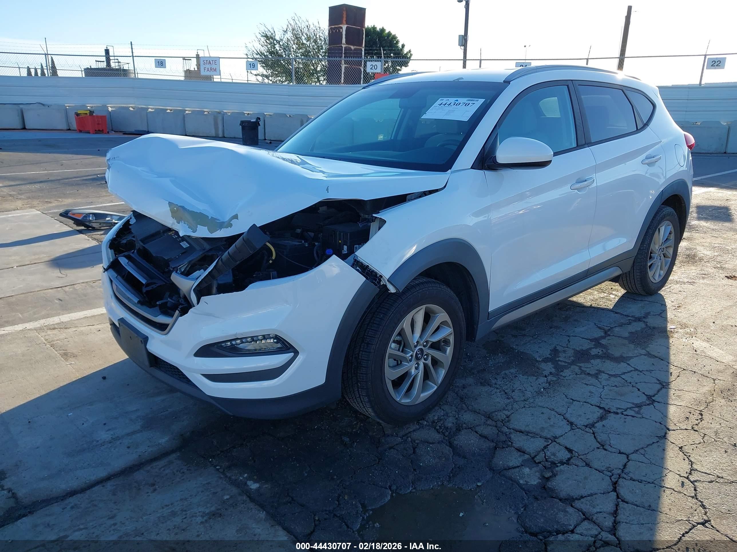 HYUNDAI TUCSON image 2