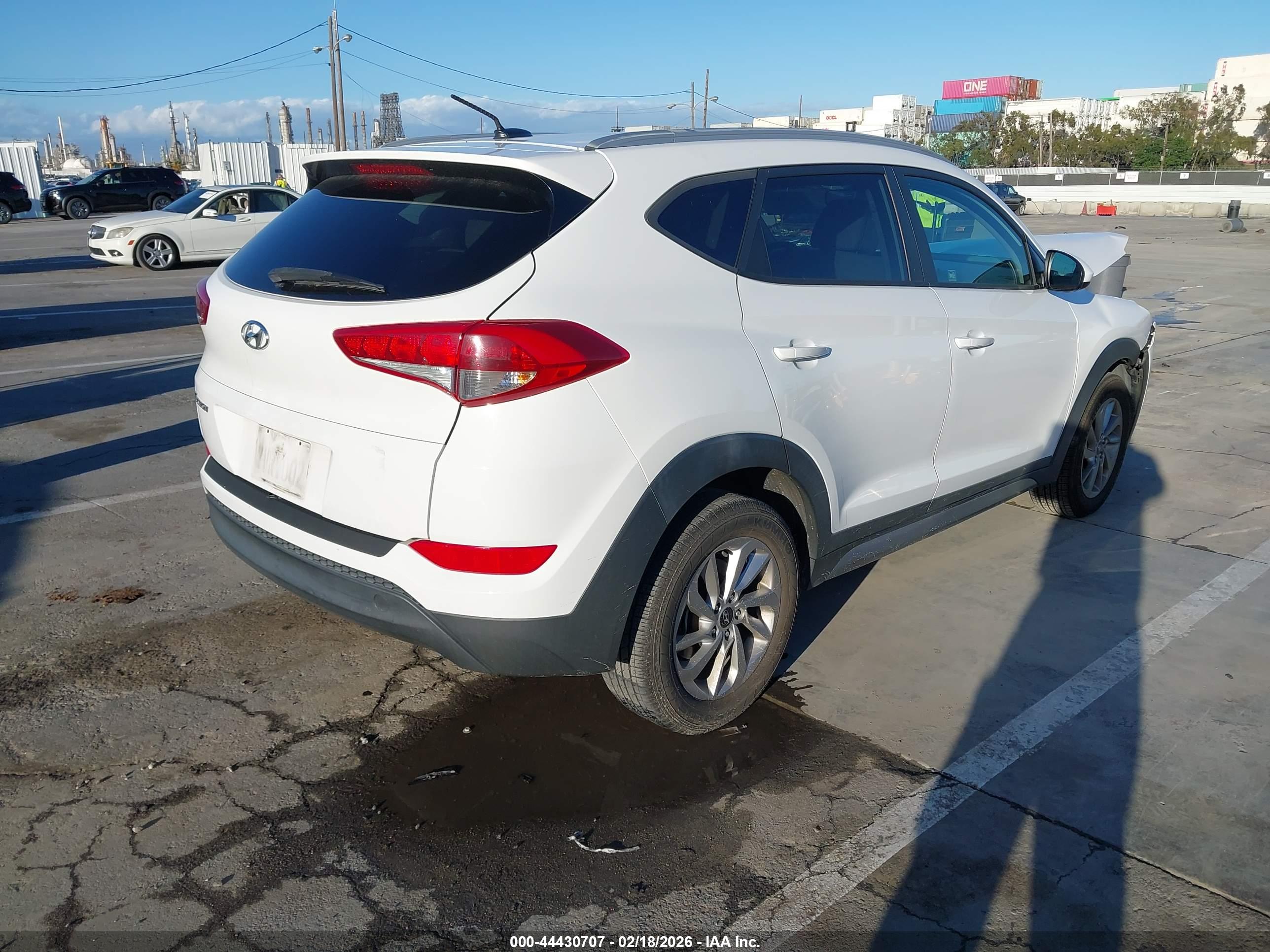HYUNDAI TUCSON image 4