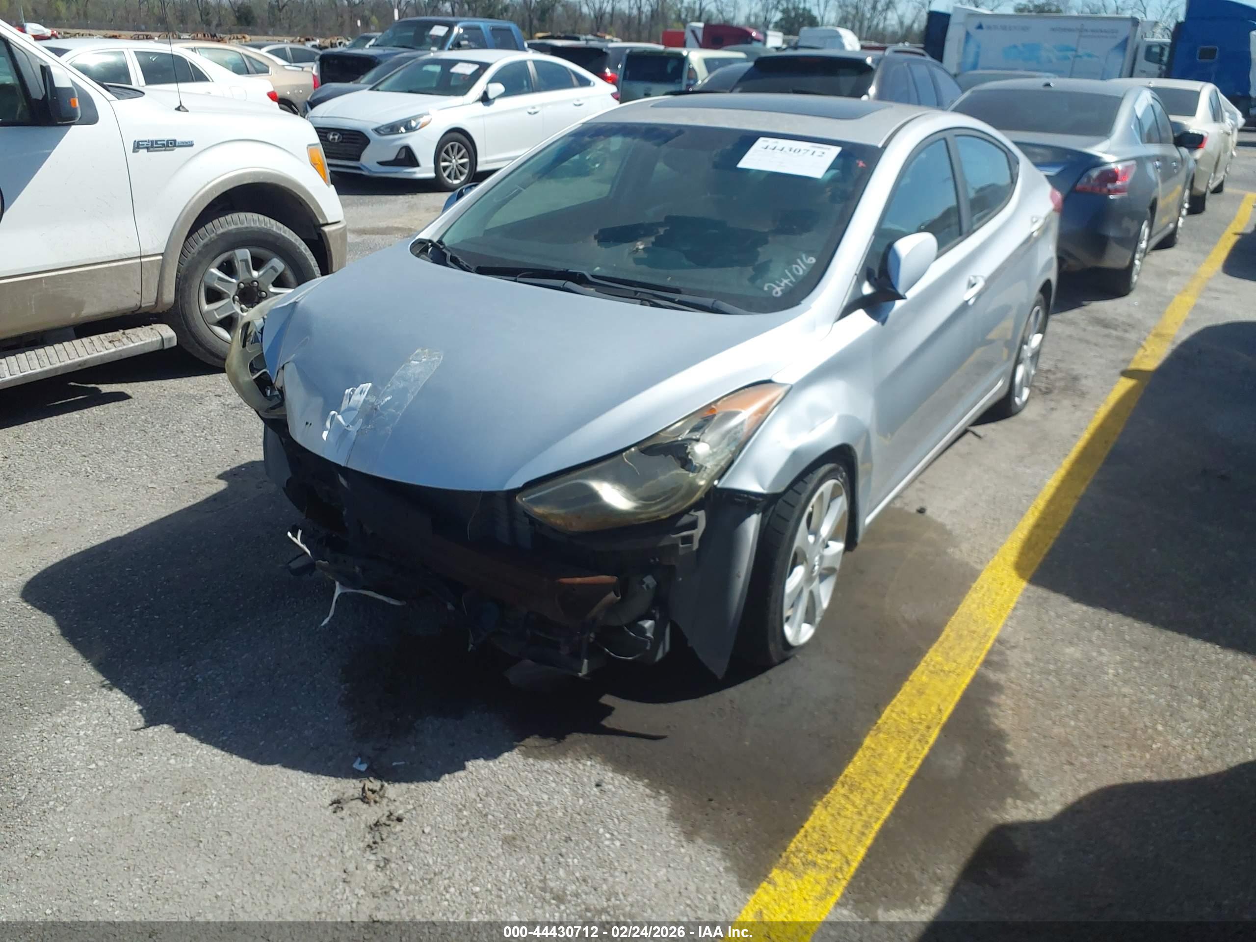HYUNDAI ELANTRA image 2