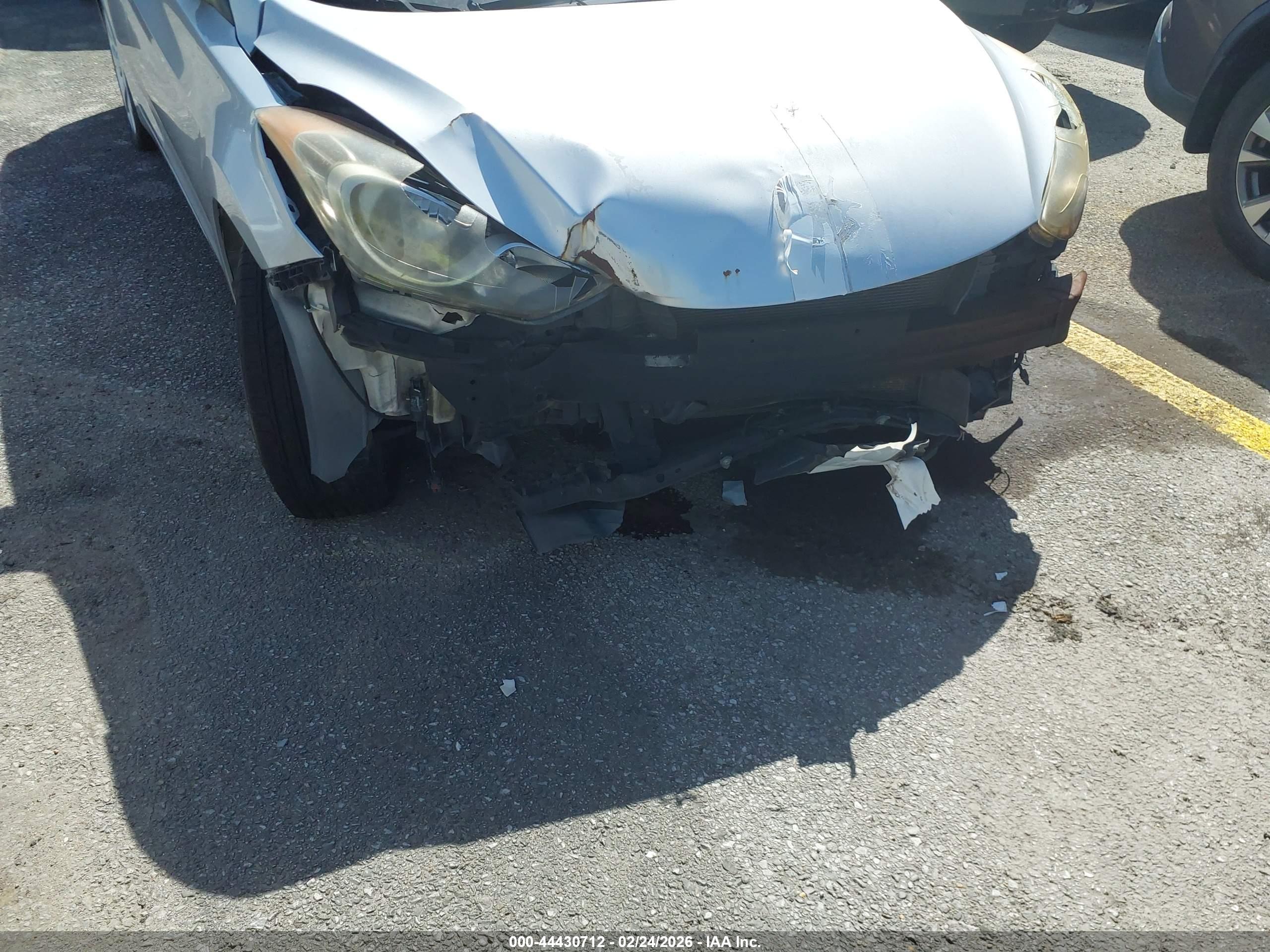 HYUNDAI ELANTRA image 6