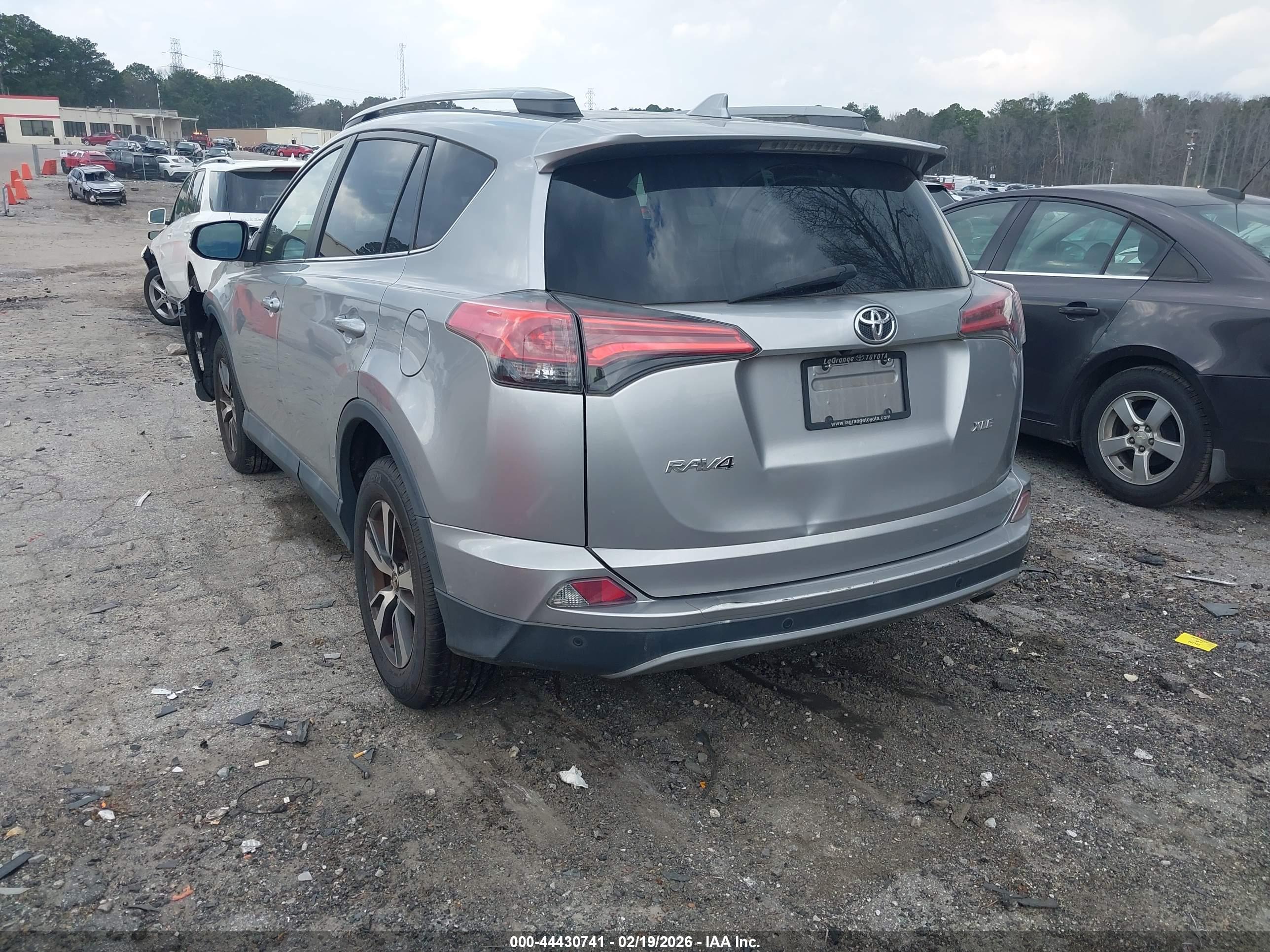 TOYOTA RAV4 image 3