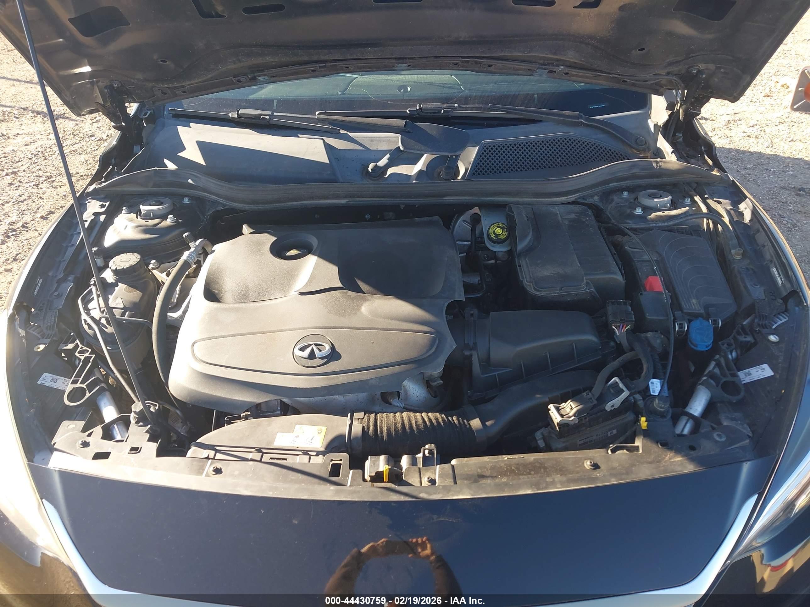 INFINITI QX30 image 10