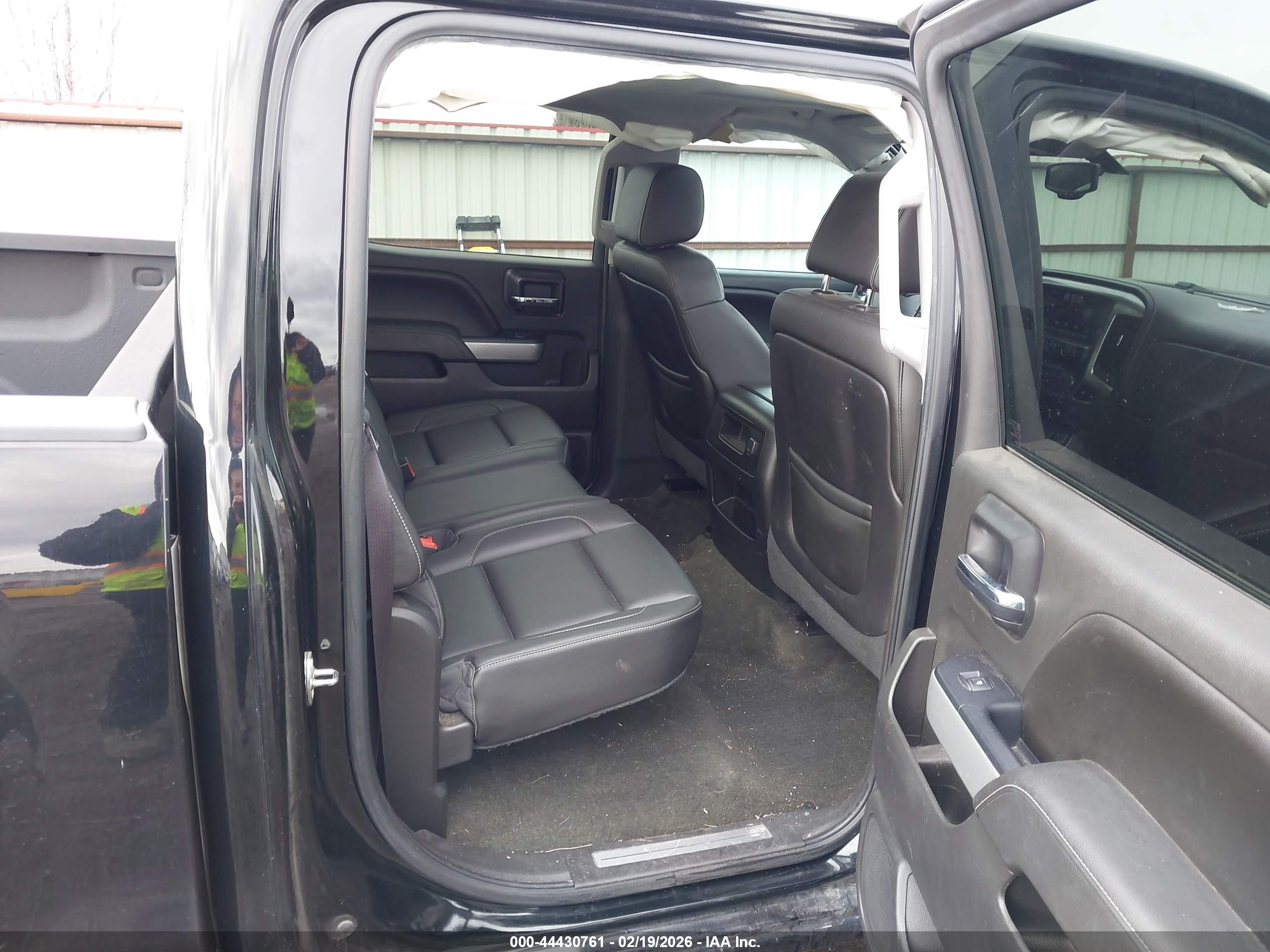 CHEVROLET SILVERADO image 8