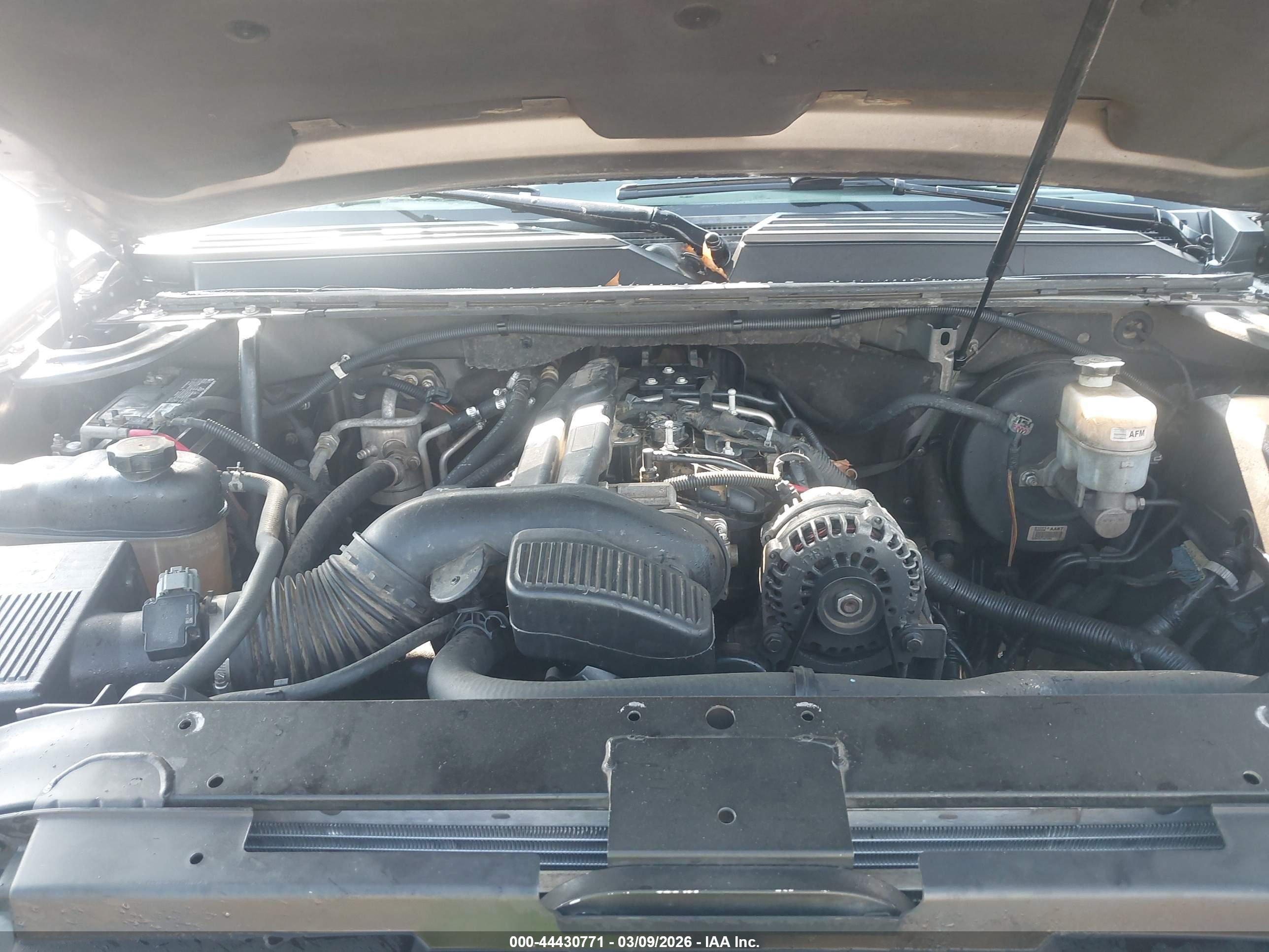 CHEVROLET SUBURBAN image 10