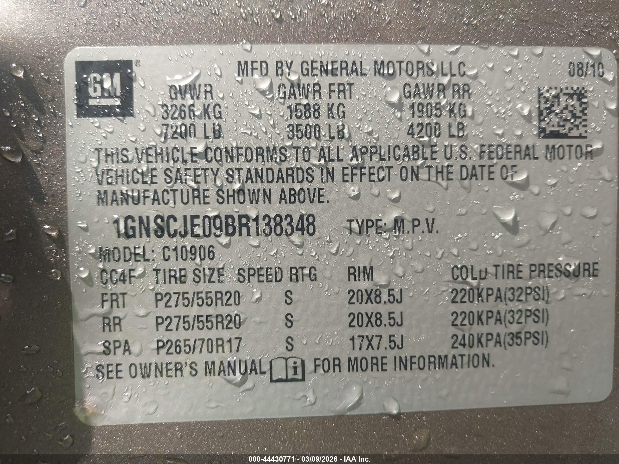 CHEVROLET SUBURBAN image 9