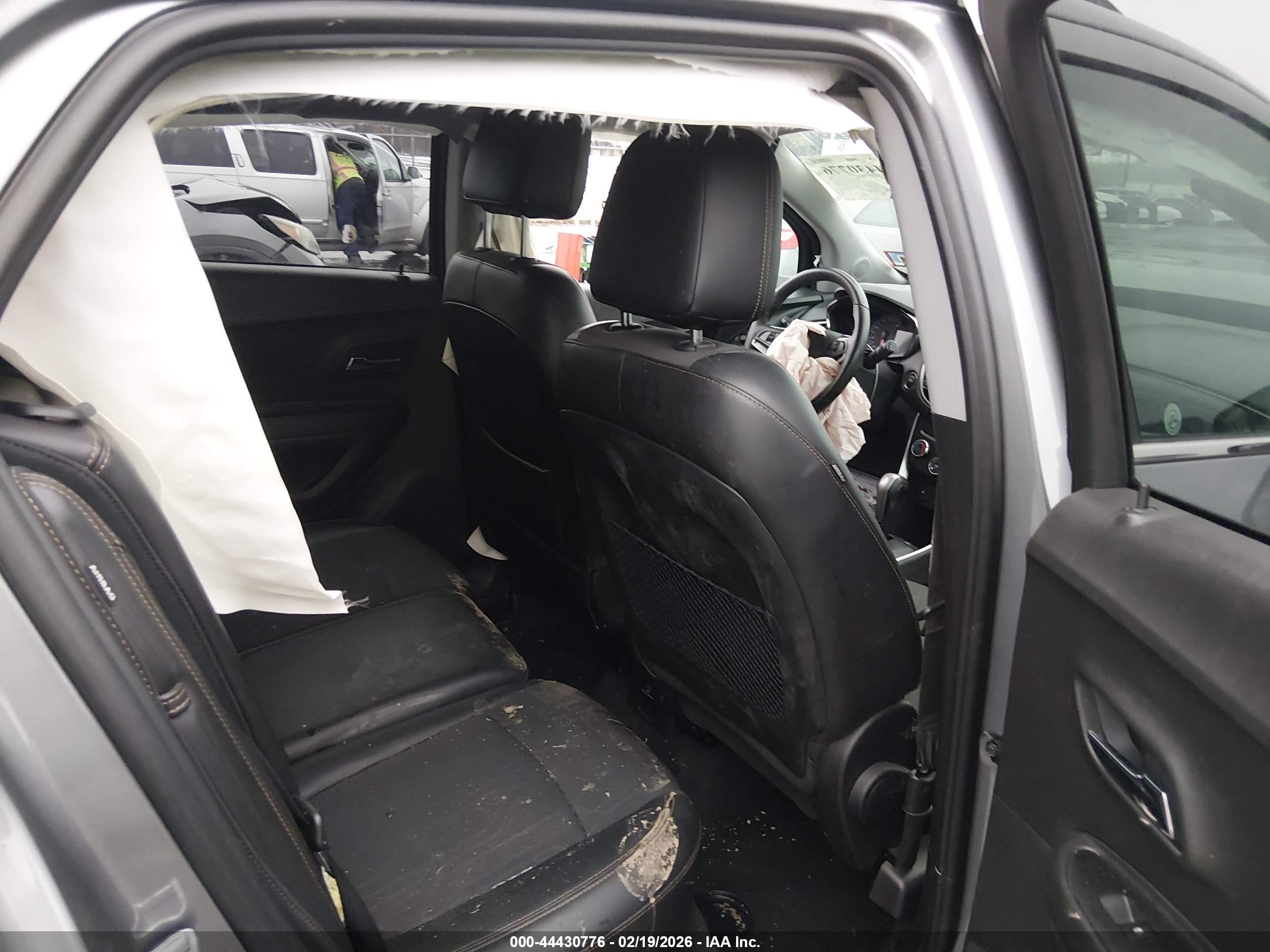 CHEVROLET TRAX image 8