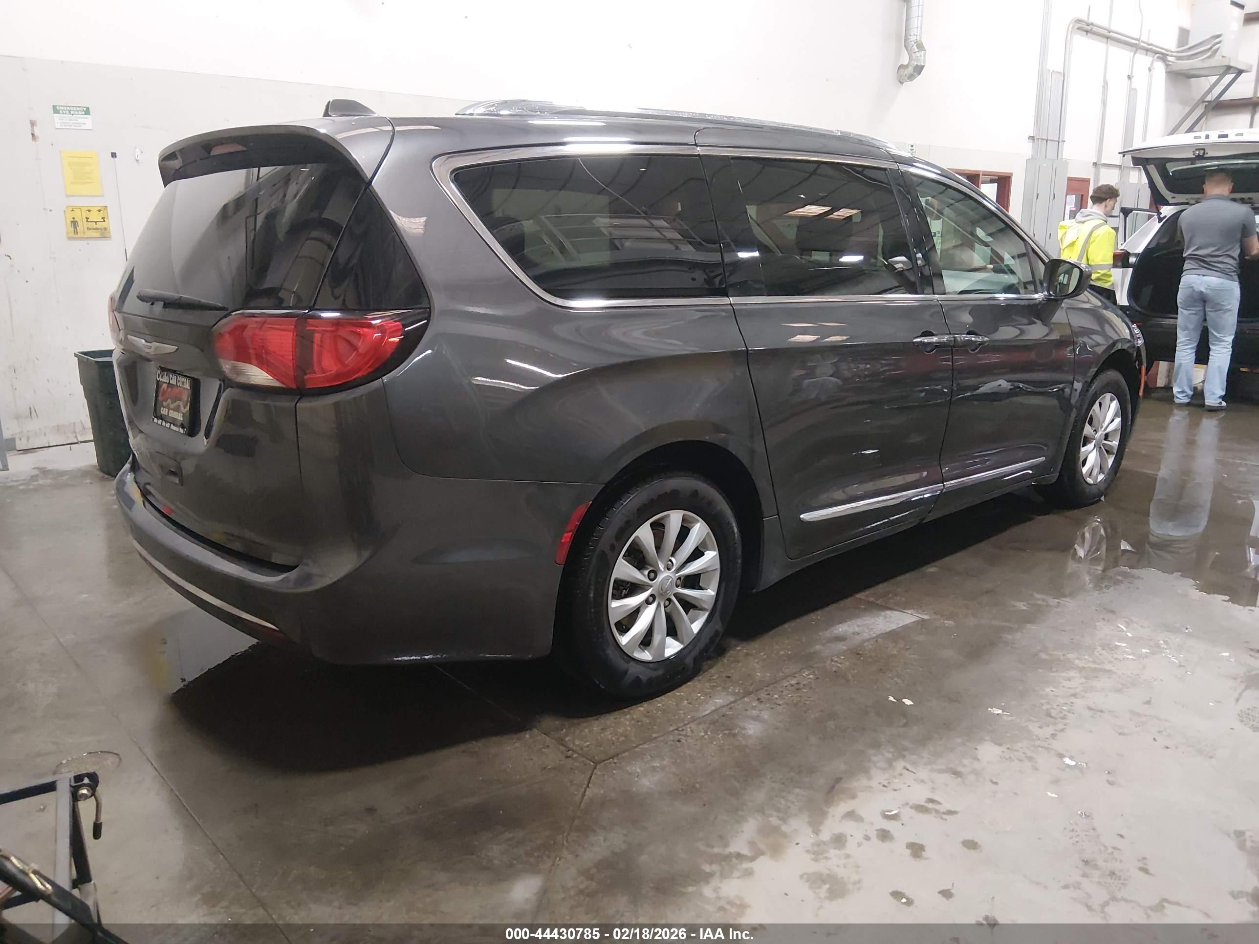 CHRYSLER PACIFICA image 4