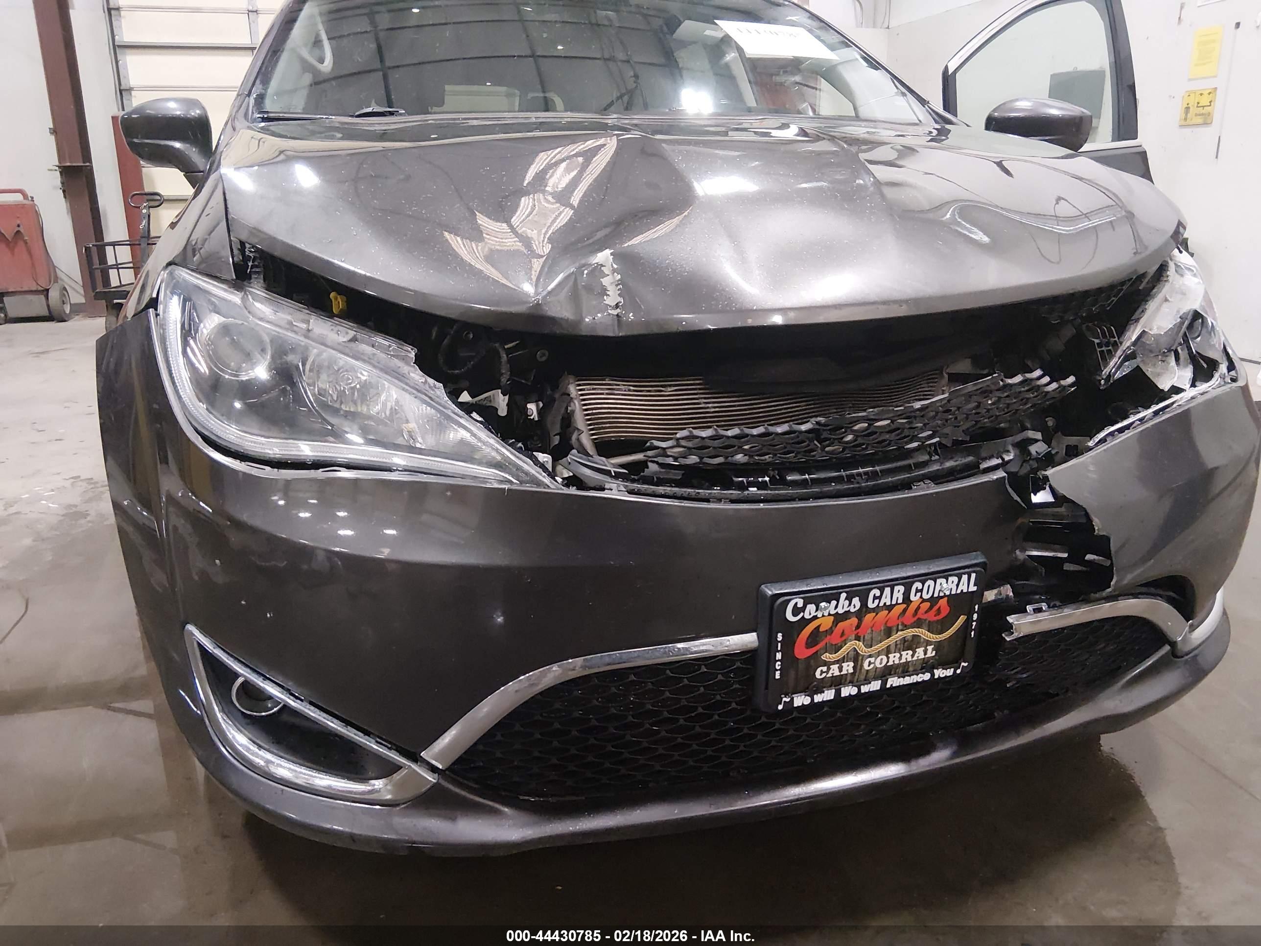 CHRYSLER PACIFICA image 6
