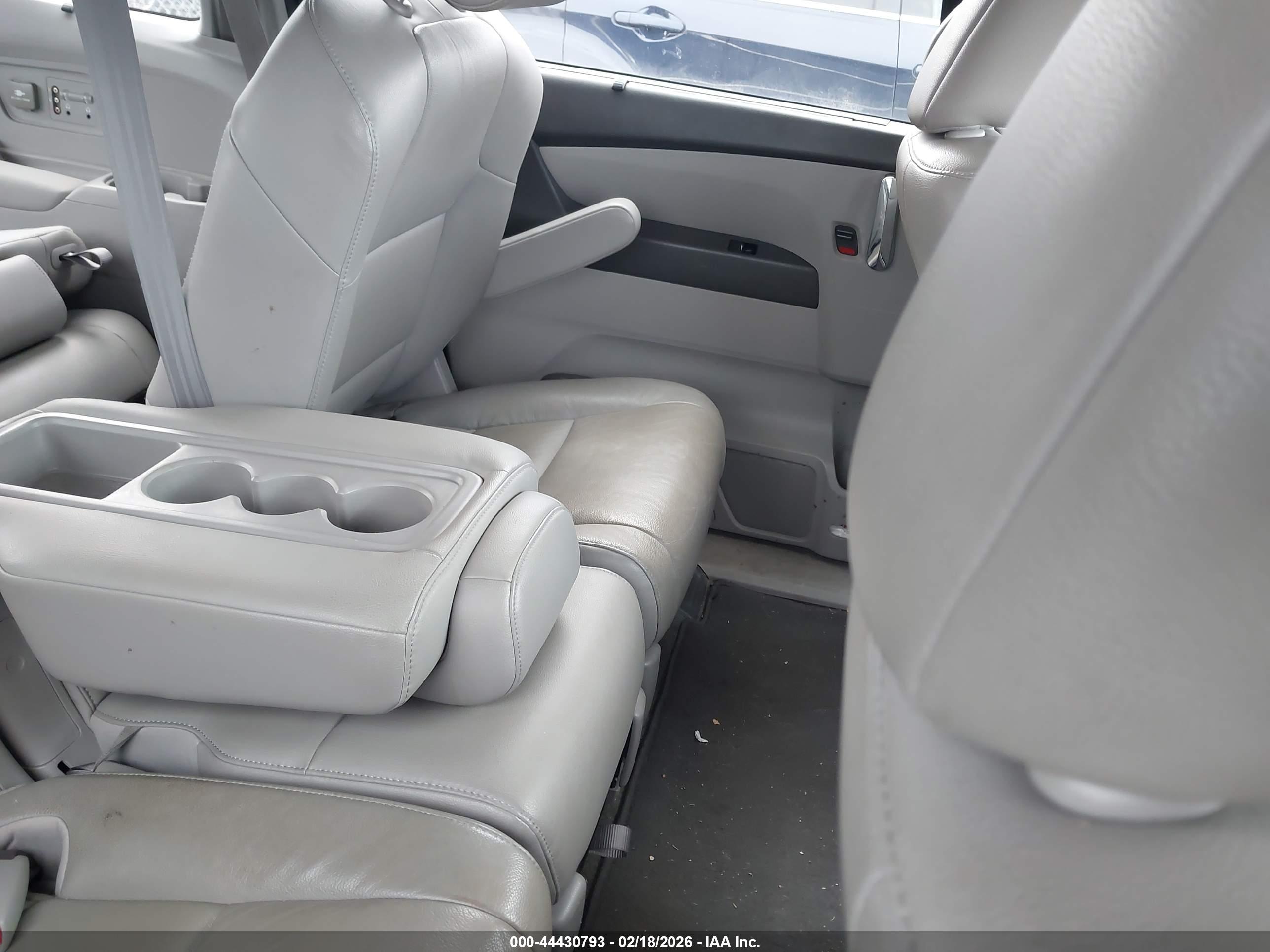HONDA ODYSSEY image 8
