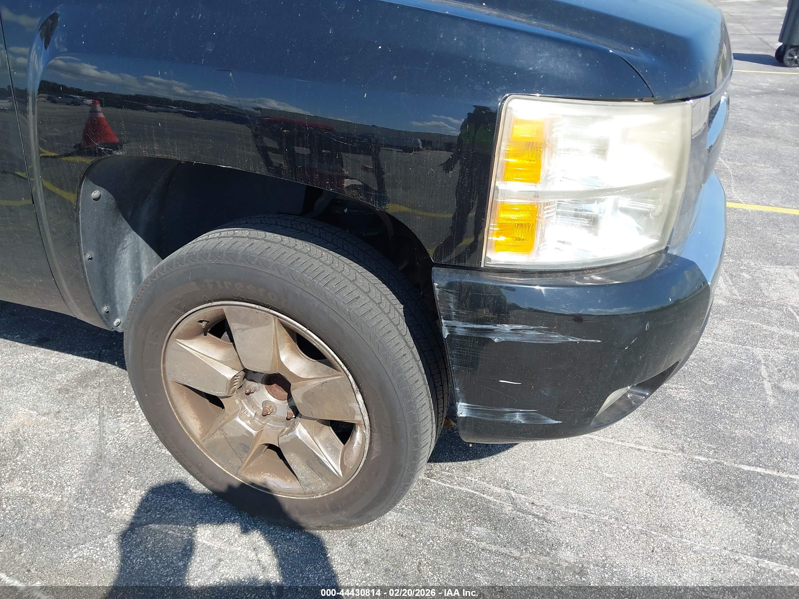 CHEVROLET SILVERADO image 6