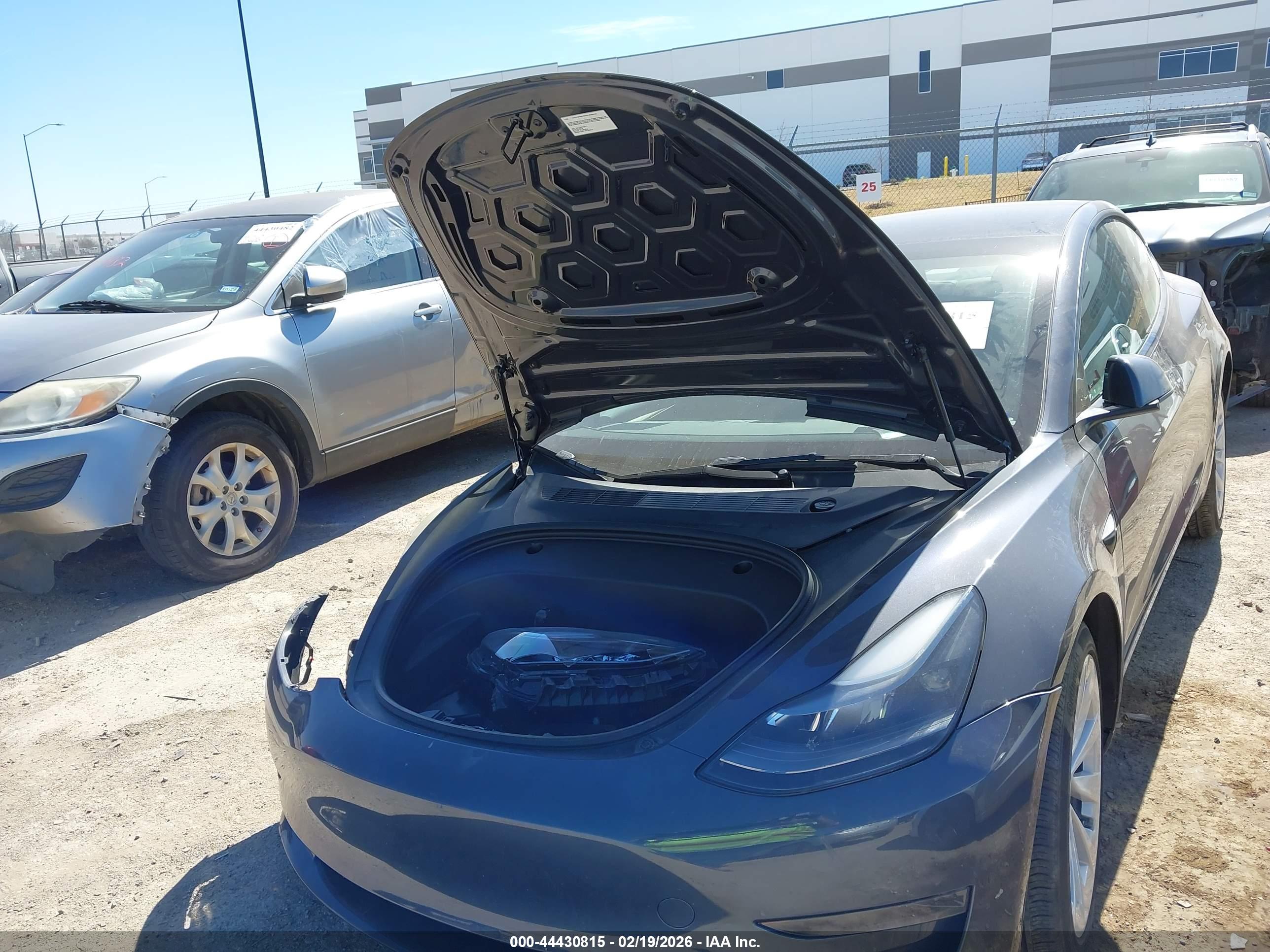 TESLA MODEL image 10