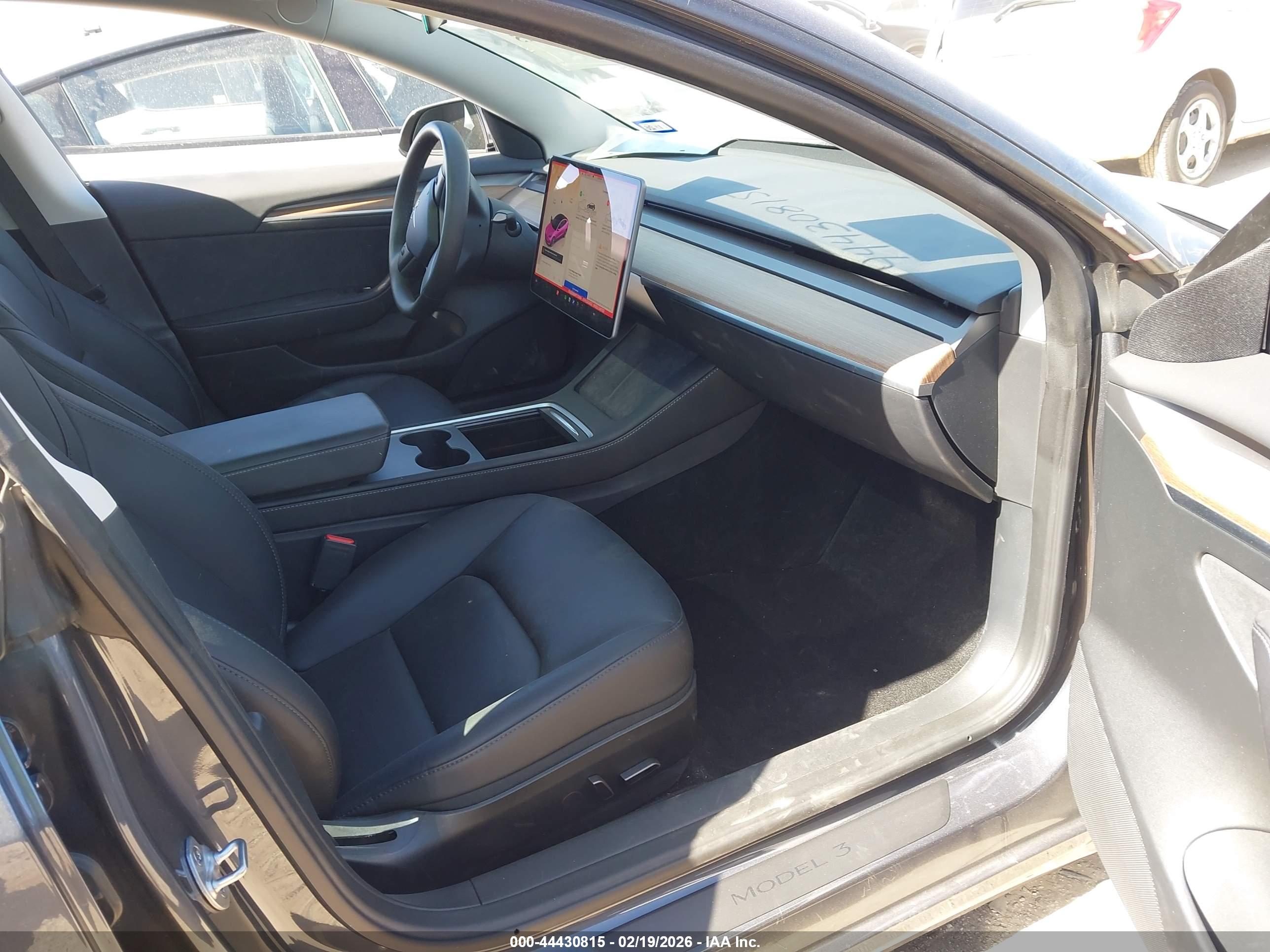 TESLA MODEL image 5