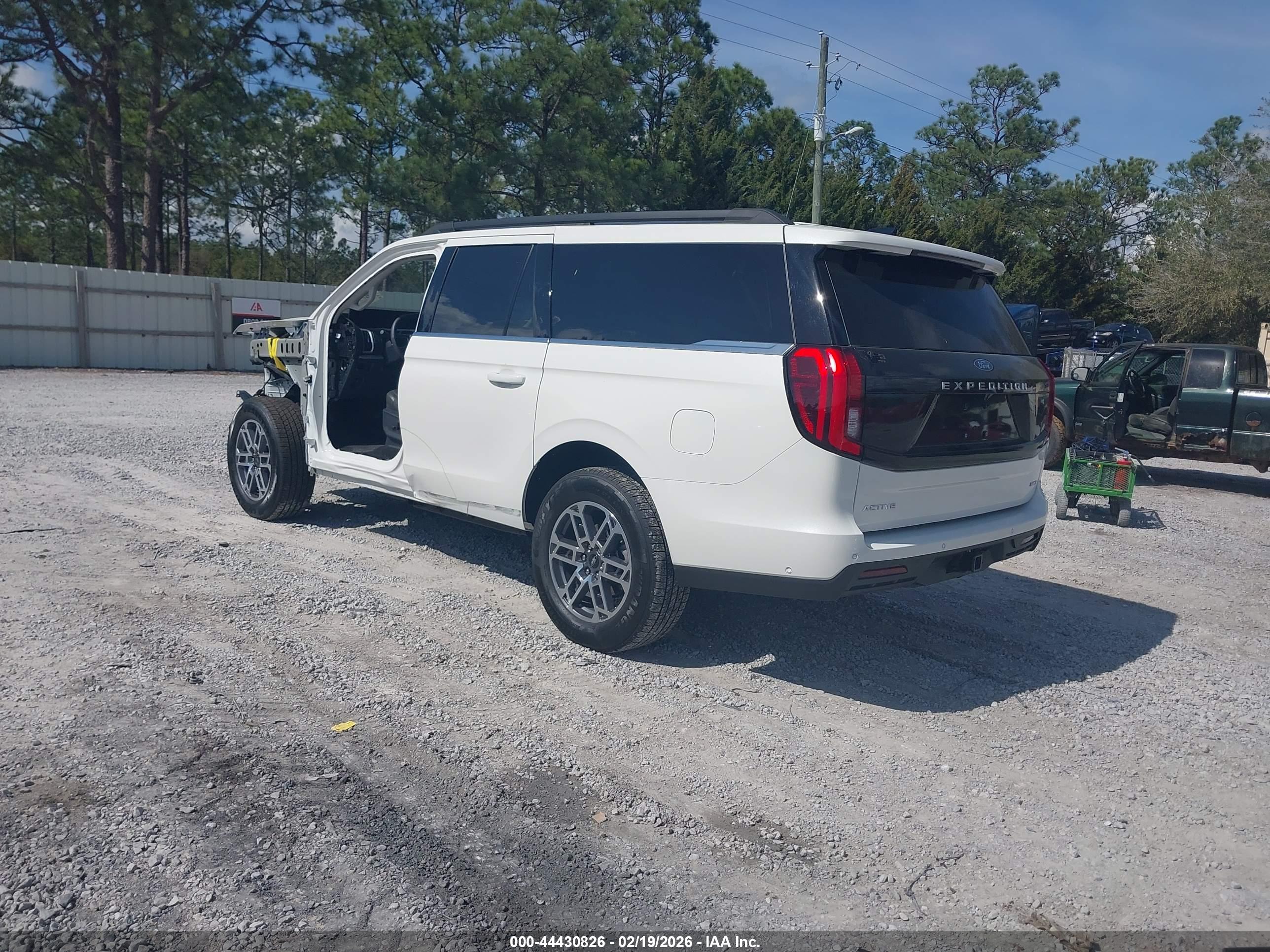 FORD EXPEDITION image 3