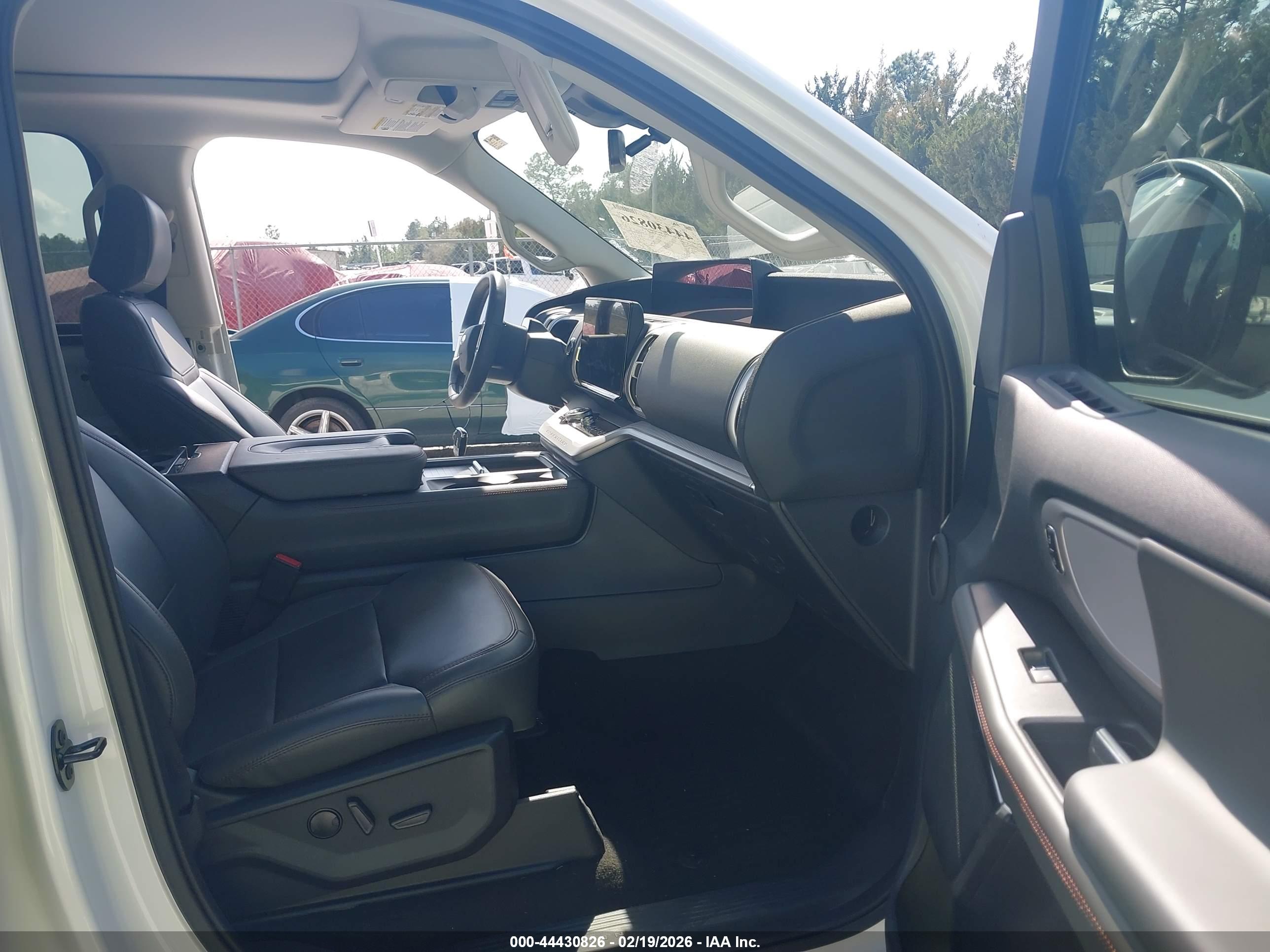 FORD EXPEDITION image 5