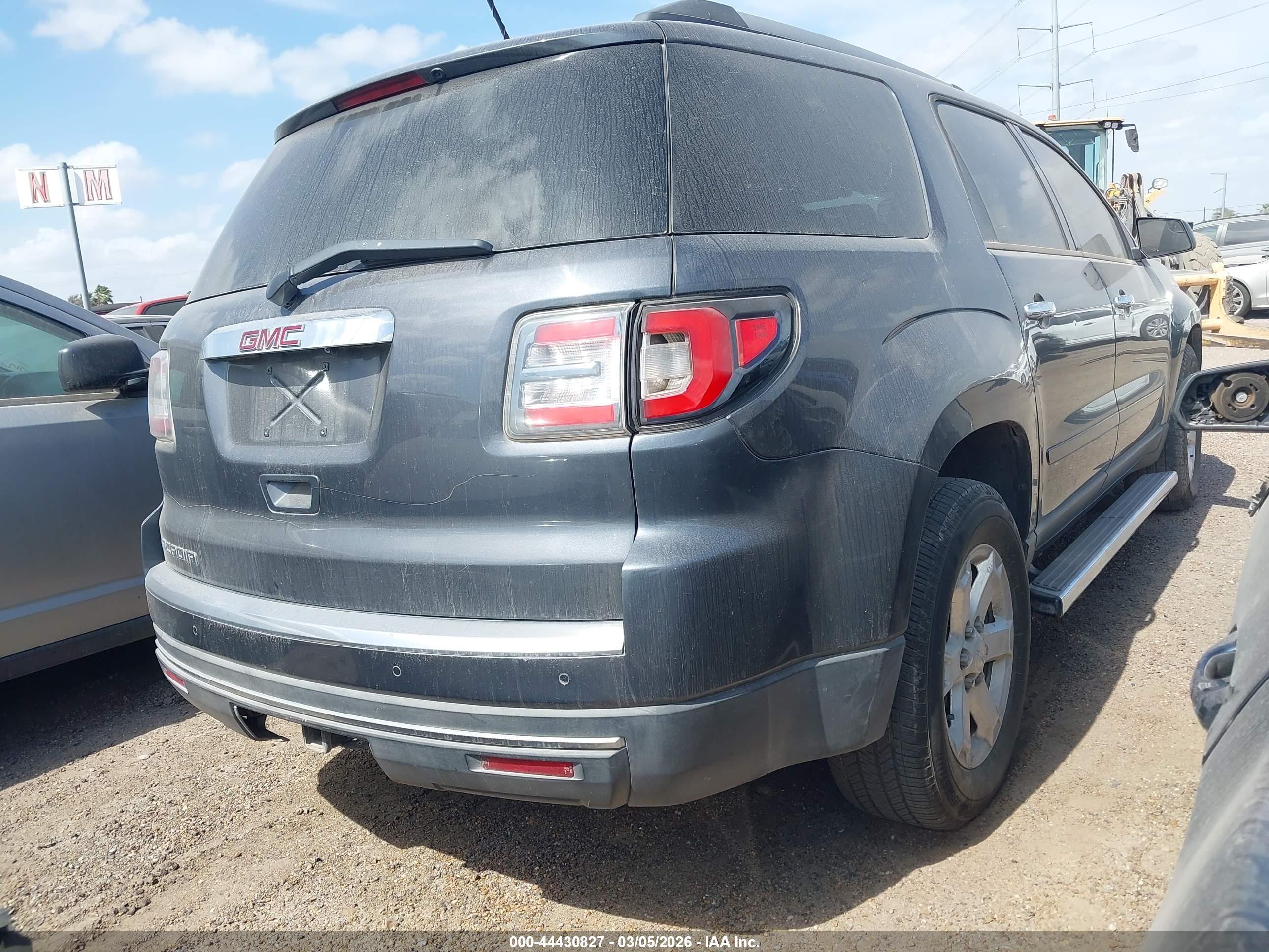 GMC ACADIA image 4