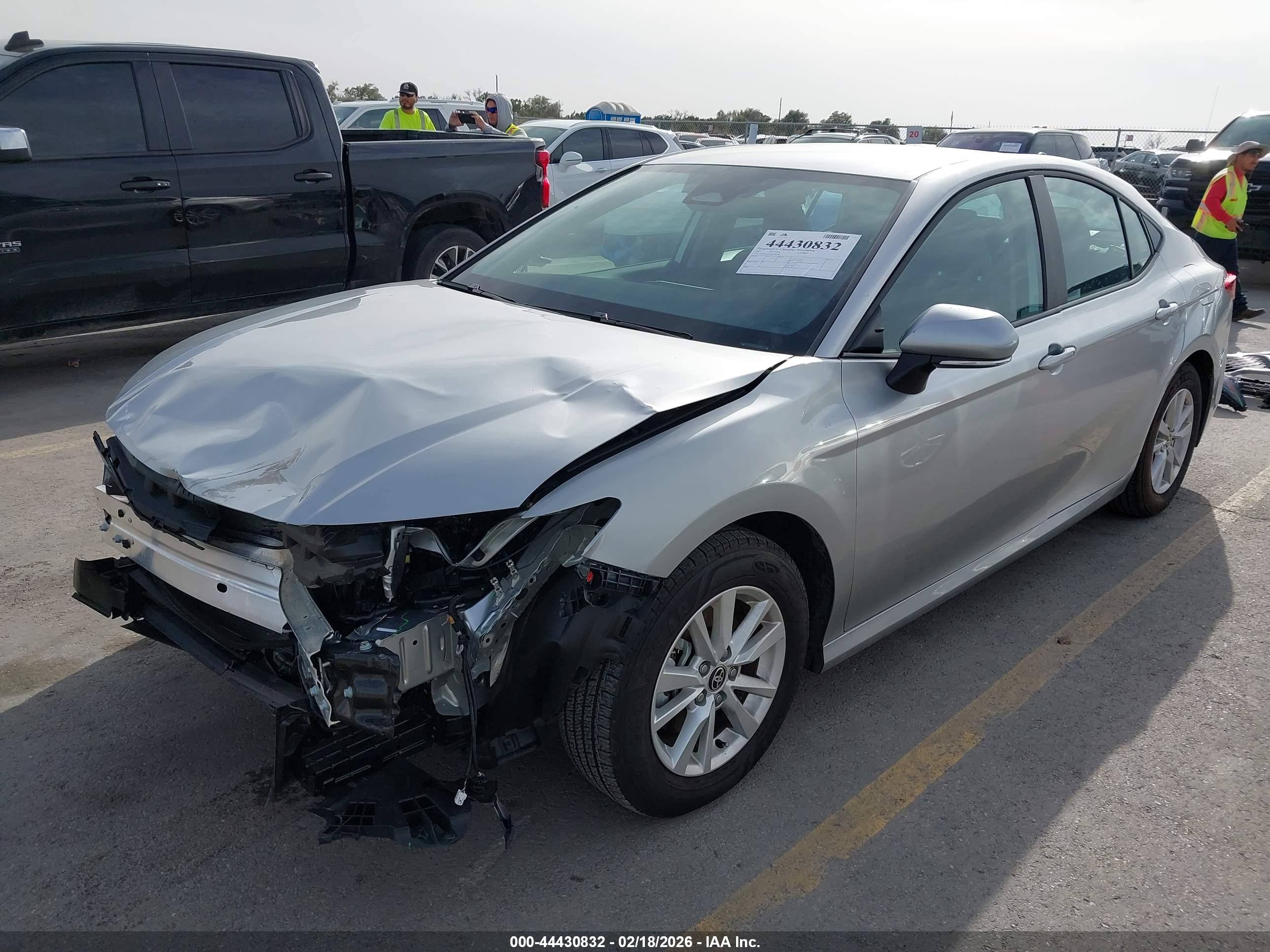 TOYOTA CAMRY image 2