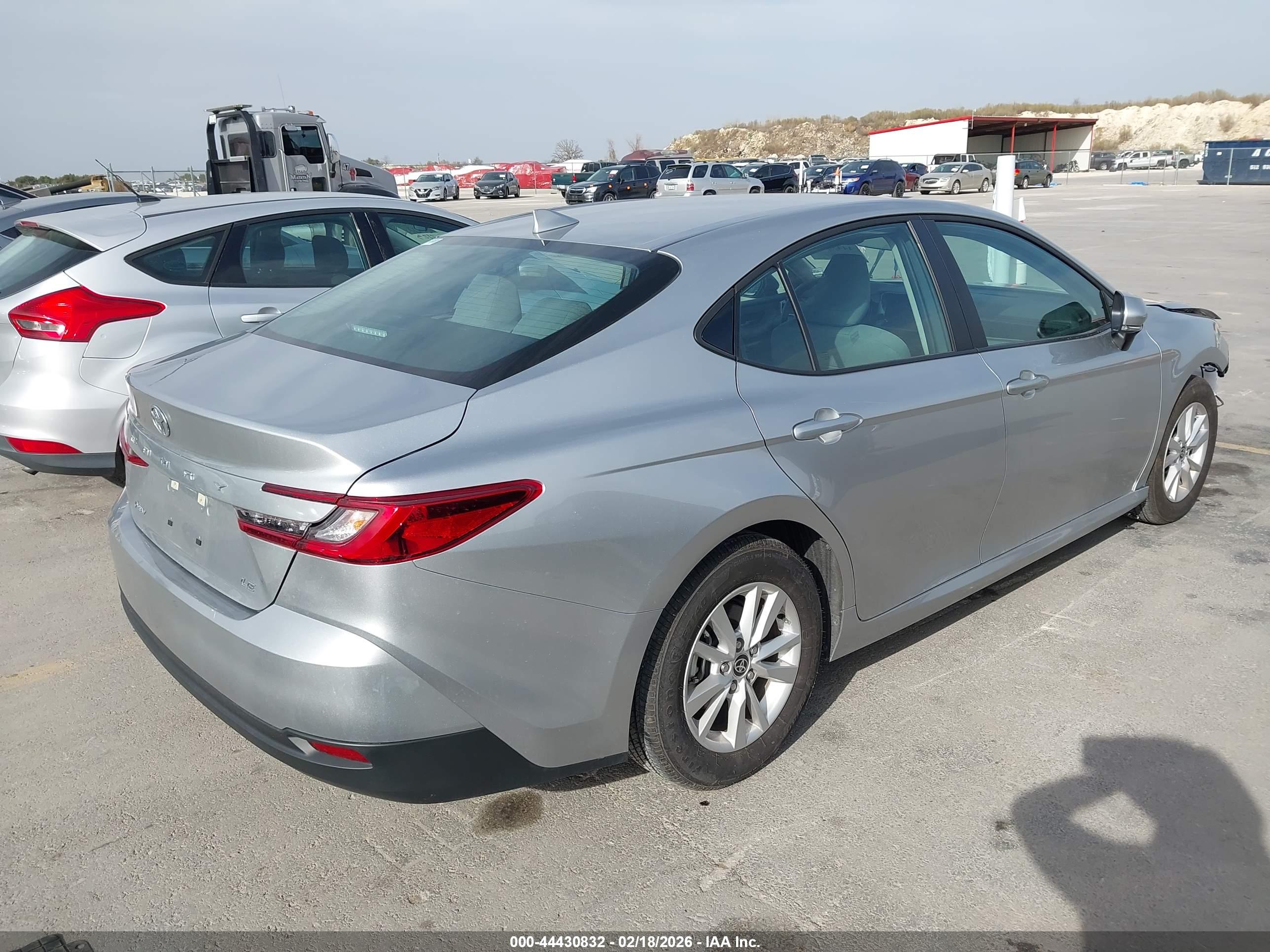 TOYOTA CAMRY image 4