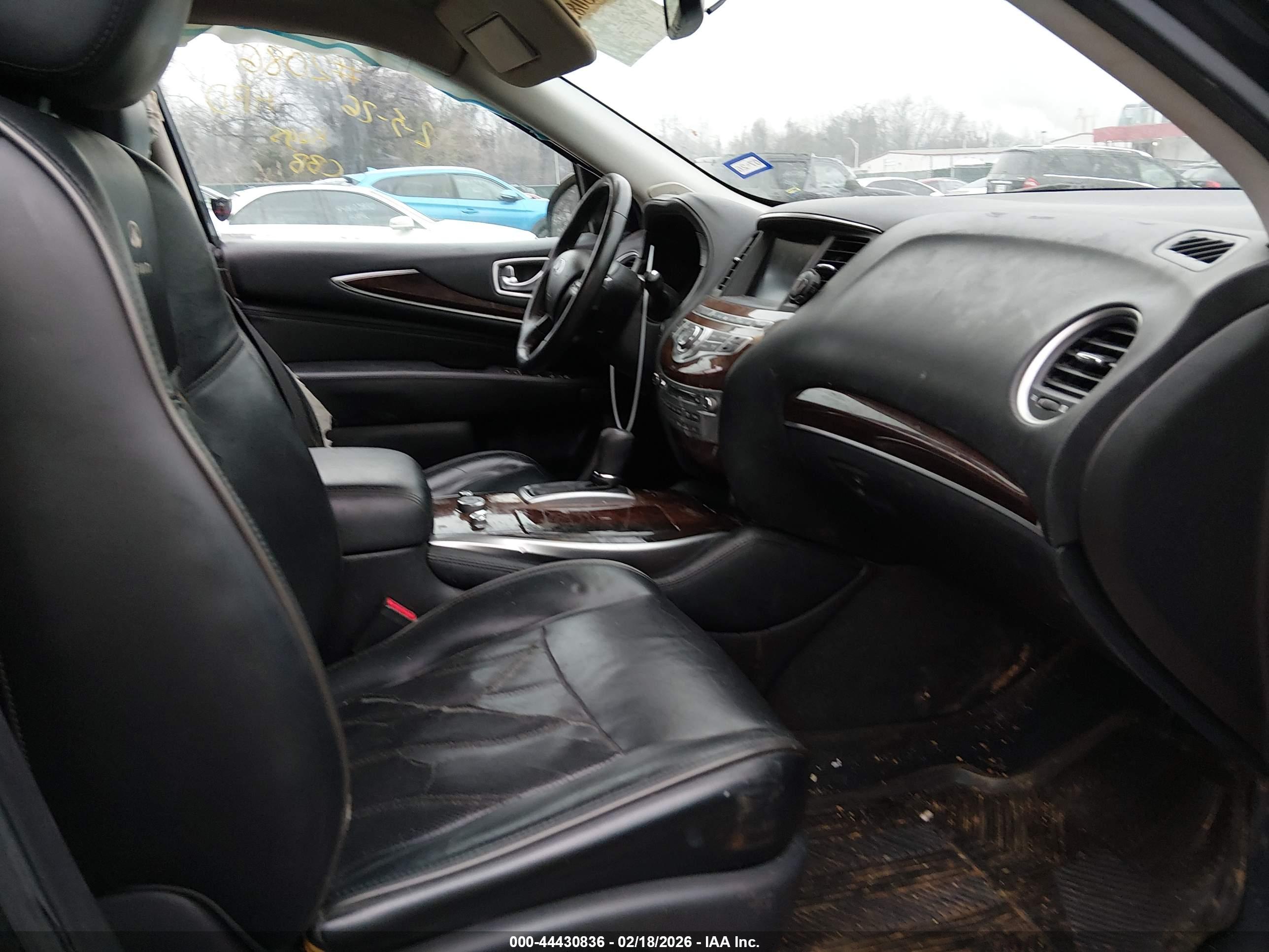 INFINITI JX35 image 5